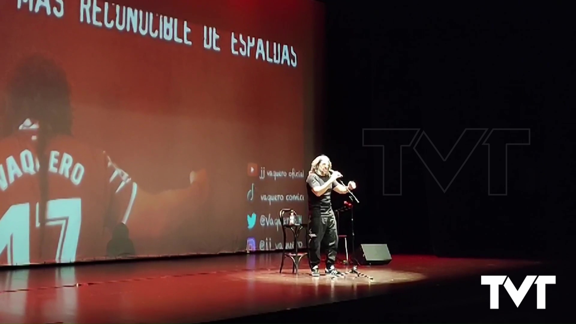 Imagen de JJ Vaquero llena de risas el teatro municipal 