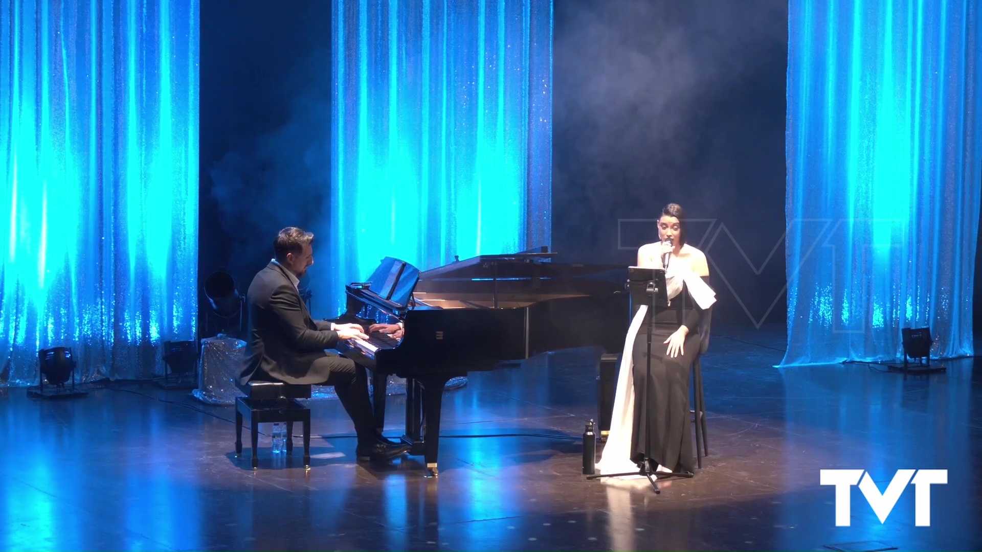 Imagen de Lucía España y Pedro Contreras llenaron de magia el escenario con «Inolvidables»