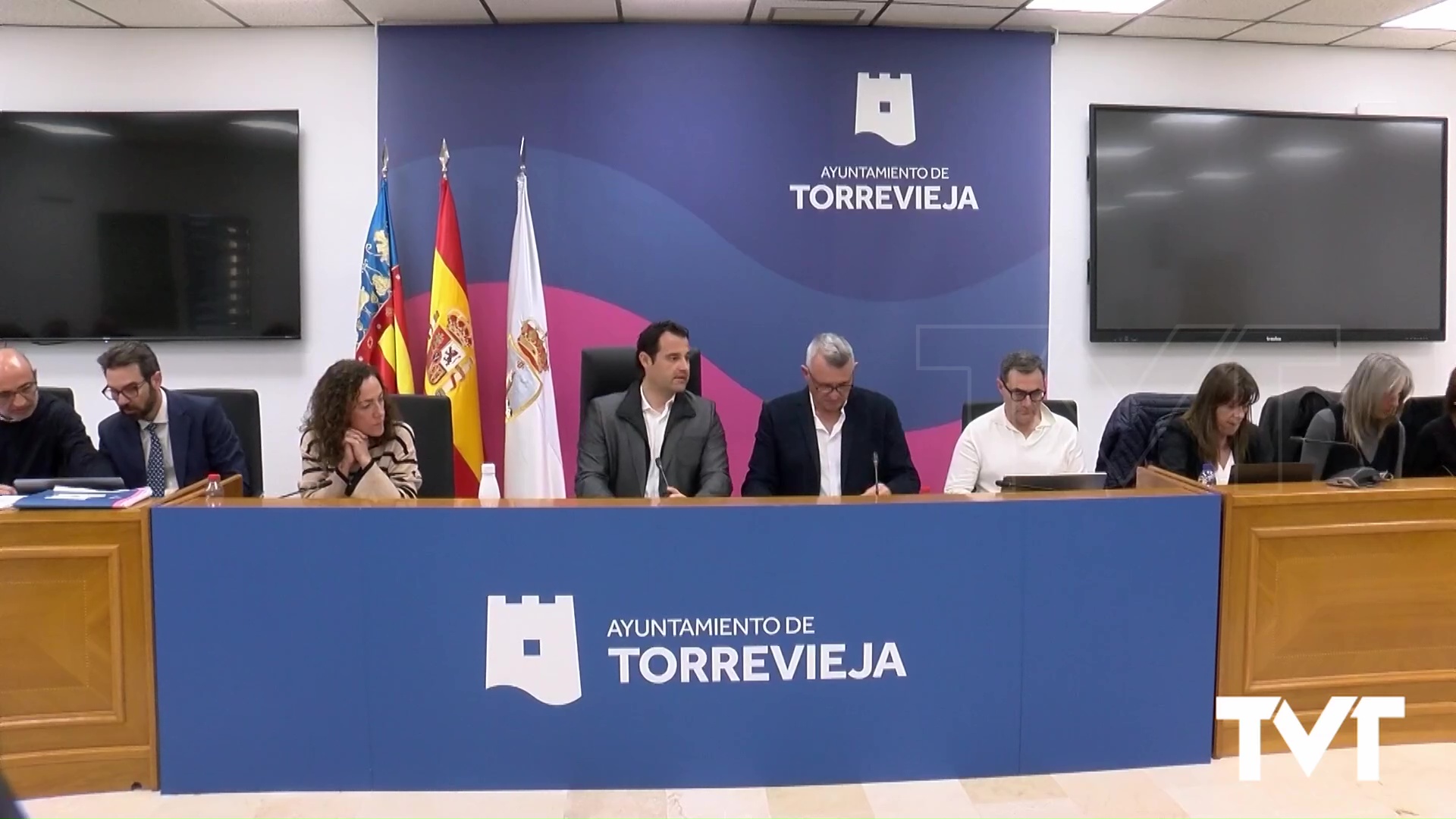 Imagen de El pleno debatirá la propuesta del PP para mostrar su rechazo a la ubicación de un centro de acogida de migrantes en la sede de Tesorería SS de Torrevieja