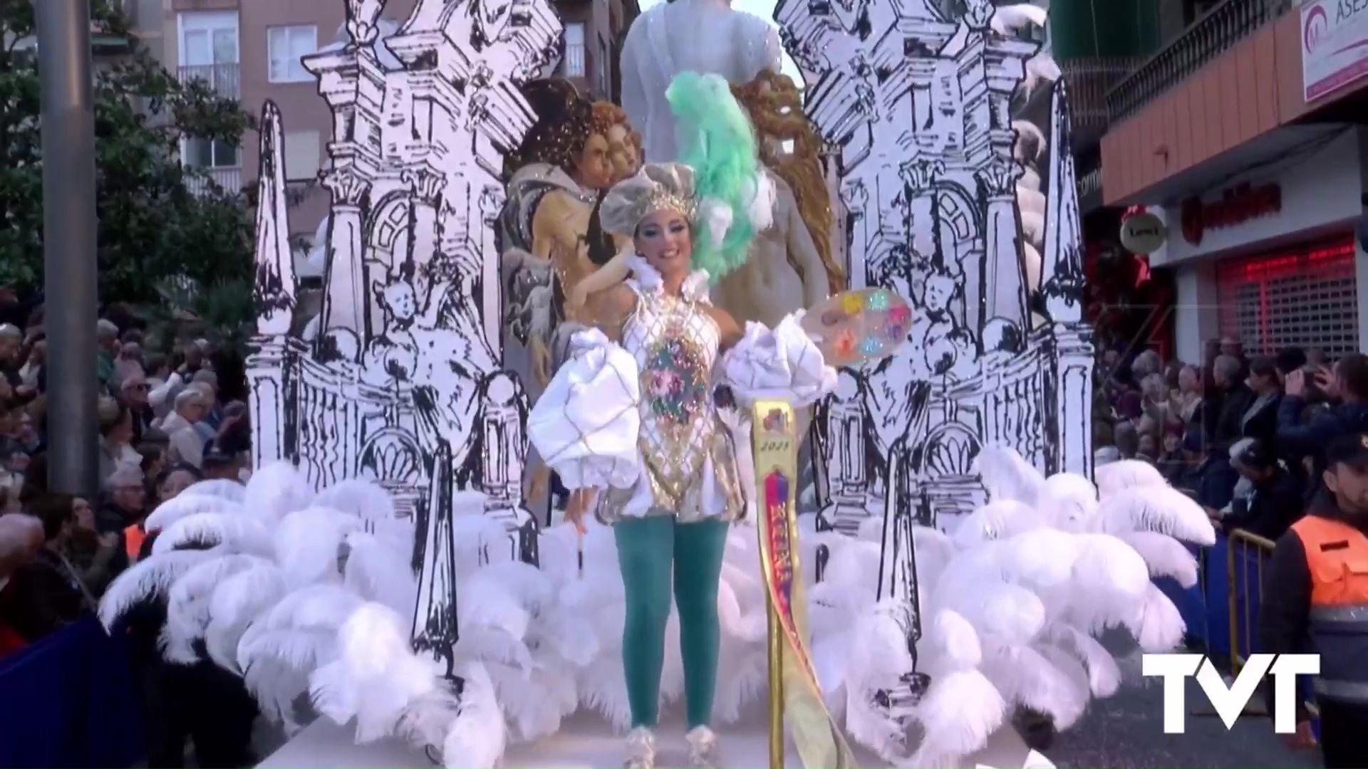 Imagen de Explosión de color, brillo y espectáculo. Así se vivió el gran Desfile-Concurso del Carnaval de Torrevieja 2025