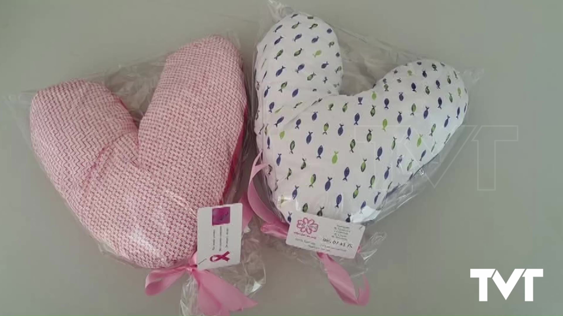 Imagen de Afecáncer presenta sus « Cojines del corazón» para mujeres que sufren cáncer de mama 