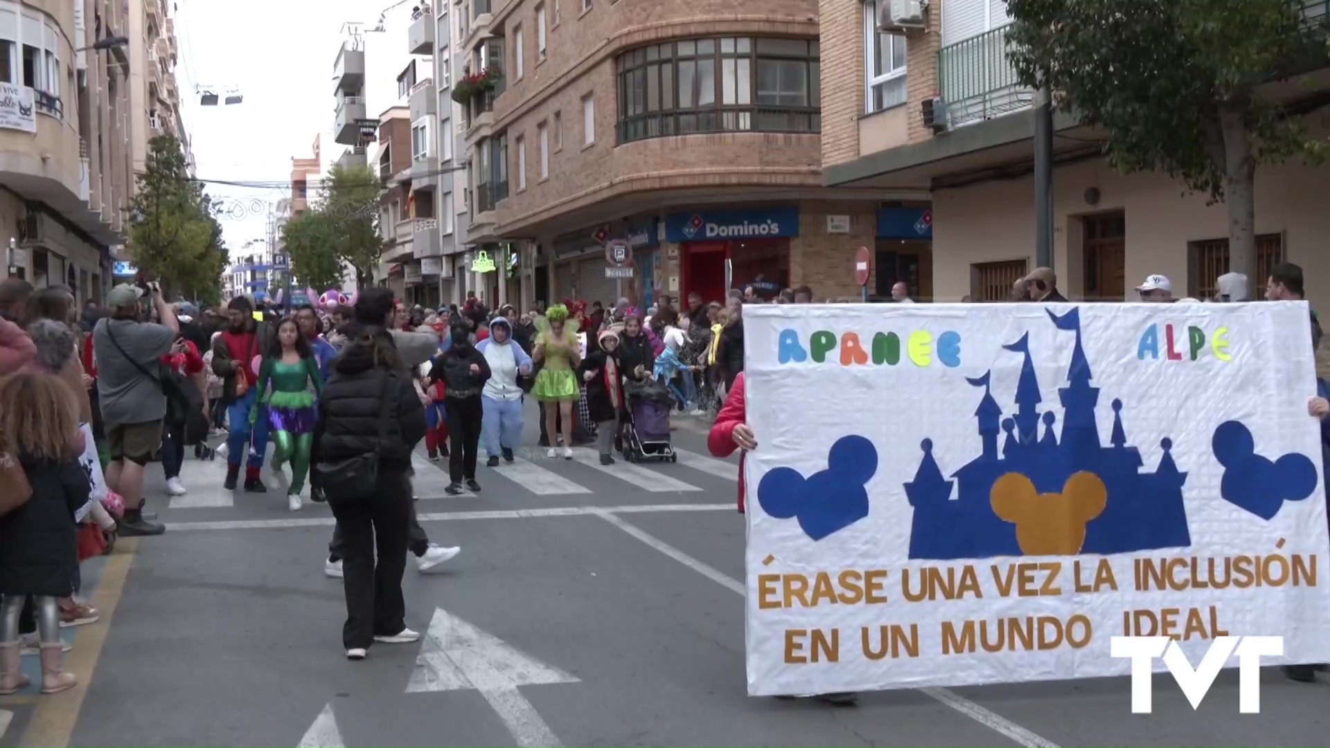 Imagen de Once centros participaron en la sexta edición del Desfile de Carnaval de los coles 