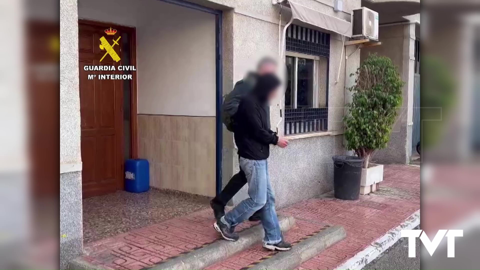 Imagen de La Guardia Civil detiene a un hombre por el incendio de tres vehículos en Torrevieja