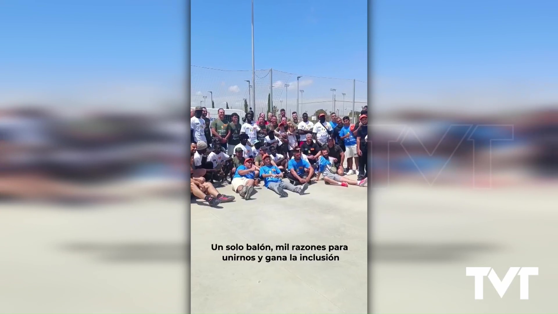 Imagen de Deporte e integración se dan la mano en el II Torneo de fútbol sala disputado entre comunidad gitana, senegalesa y guardias civiles