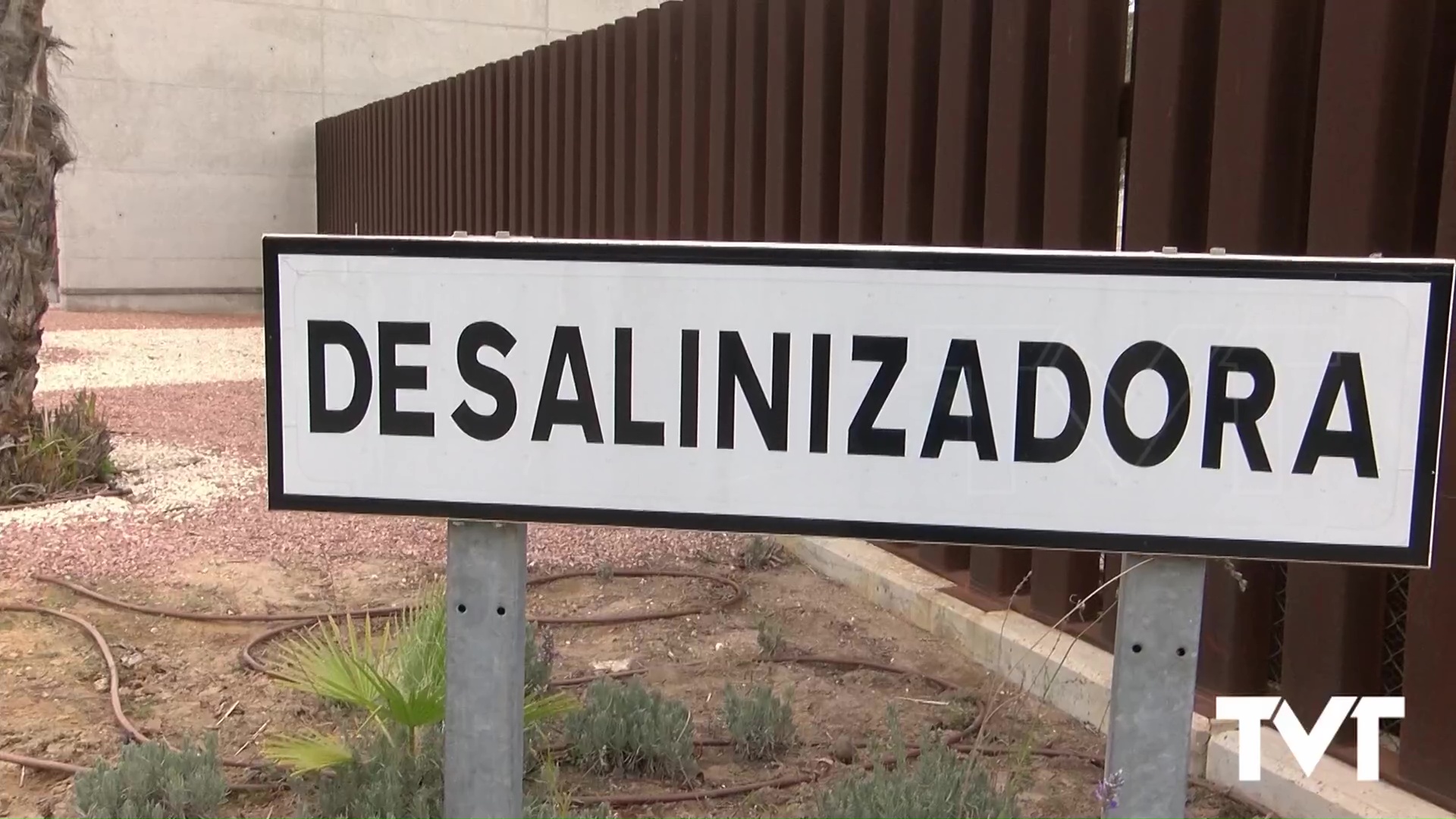 Imagen de El ejecutivo local preocupado ante la posibilidad de que el MITECO proyecte una nueva desaladora en Torrevieja