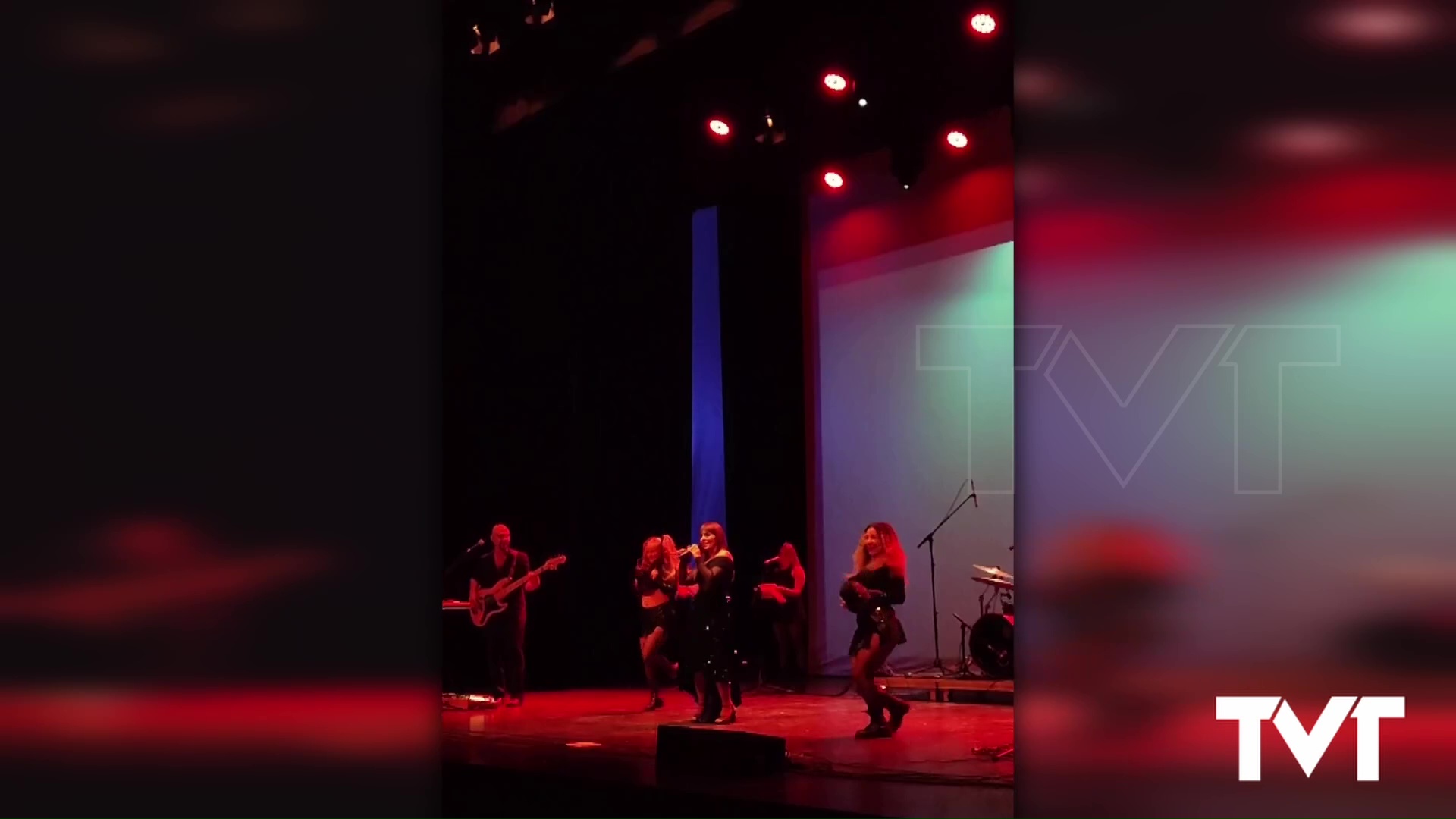 Imagen de Shani Ormiston iluminó con su voz el escenario del Teatro 