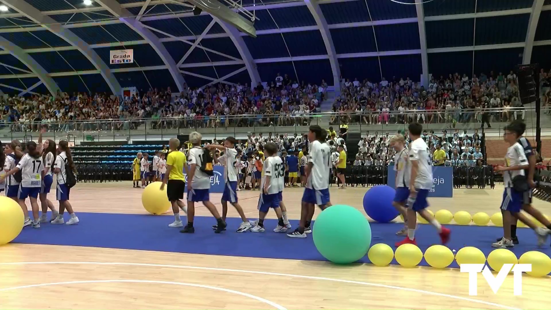 Imagen de Más de 2000 alumnos/as de las Escuelas deportivas reciben sus merecidas medallas y diplomas