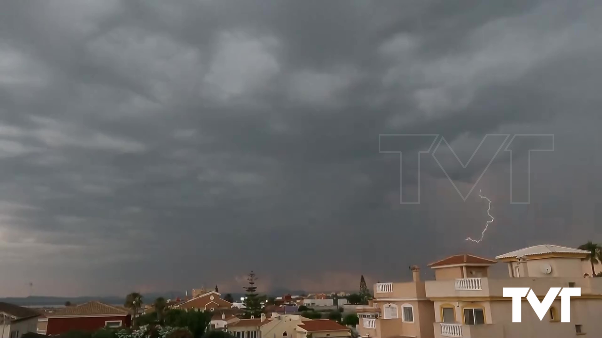 Imagen de Impresionante tormenta eléctrica la registrada anoche en Torrevieja 