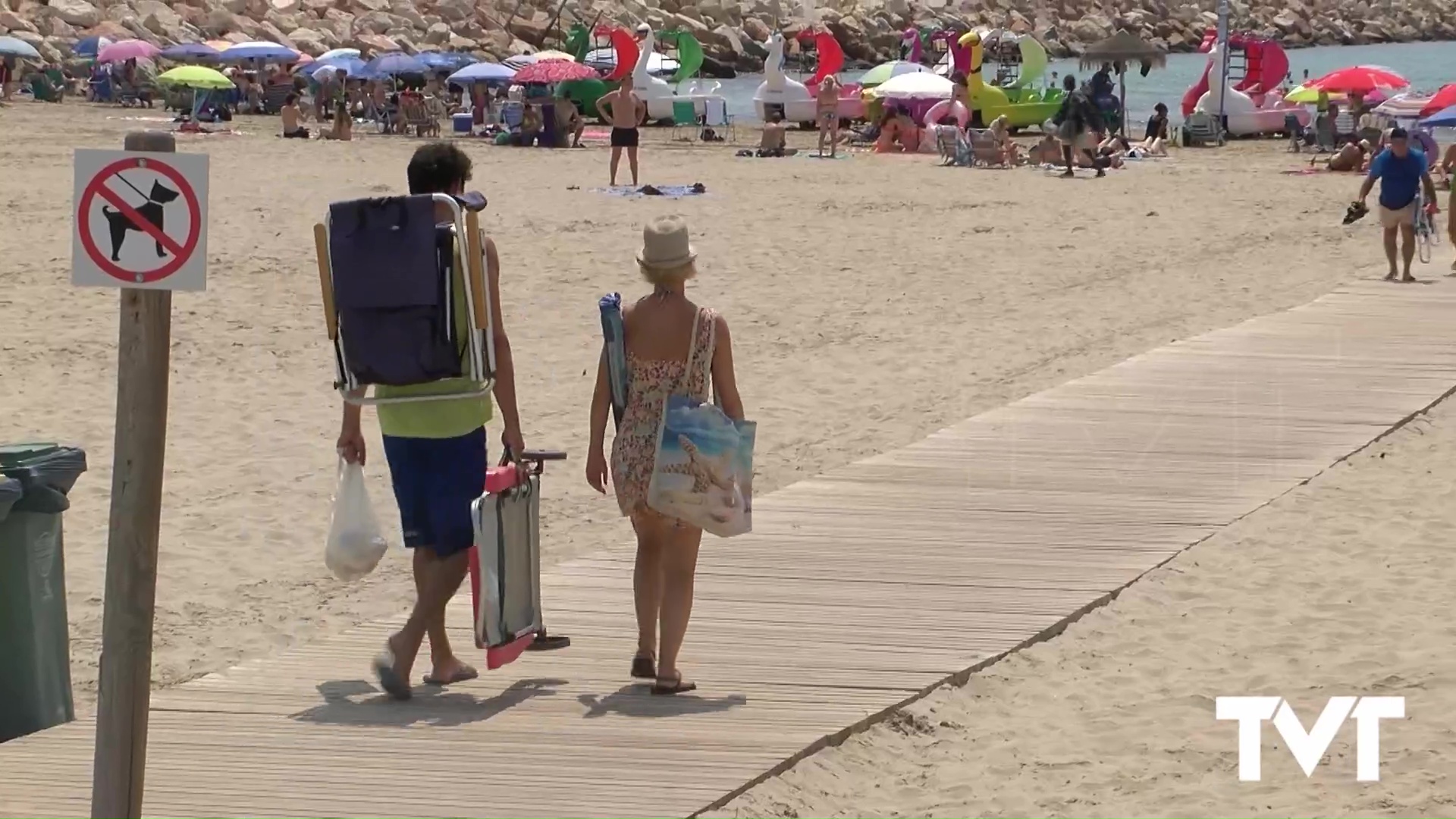 Imagen de Turisme CV suministra 19.800 metros lineales de nuevas pasarelas de madera para las playas