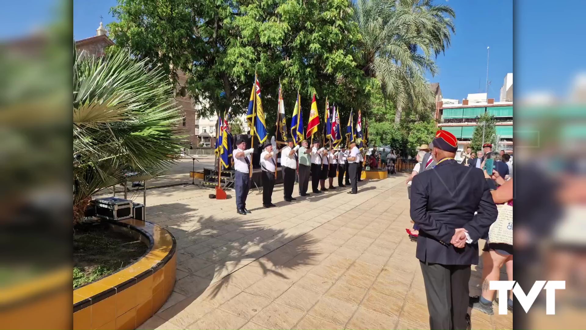 Imagen de Torrevieja celebra el Día de las Fuerzas Armadas Británicas con un emotivo acto en el centro de la ciudad 