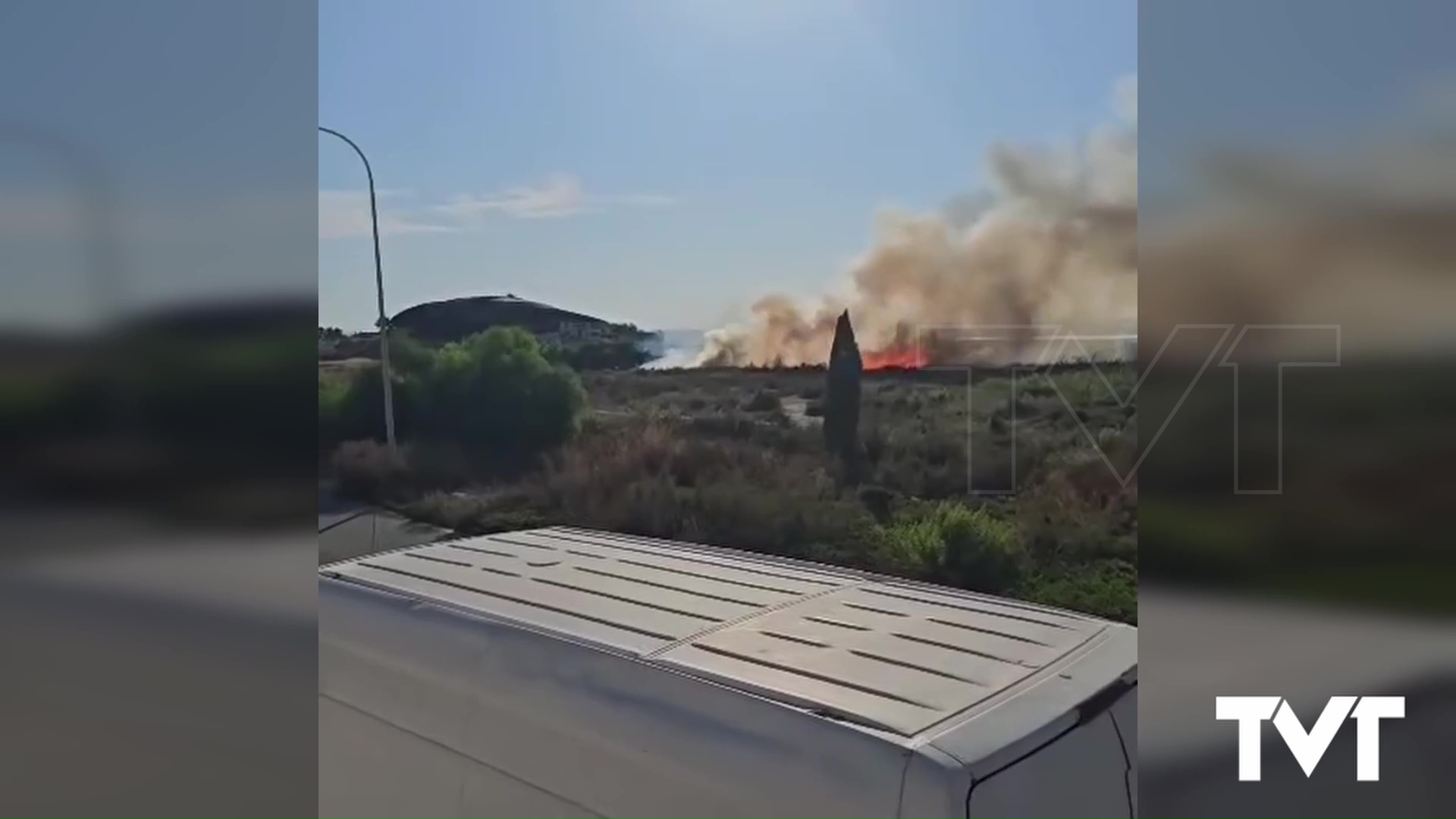 Imagen de Un incendio forestal calcina una hectárea del Parque Natural de las Lagunas de La Mata y Torrevieja 
