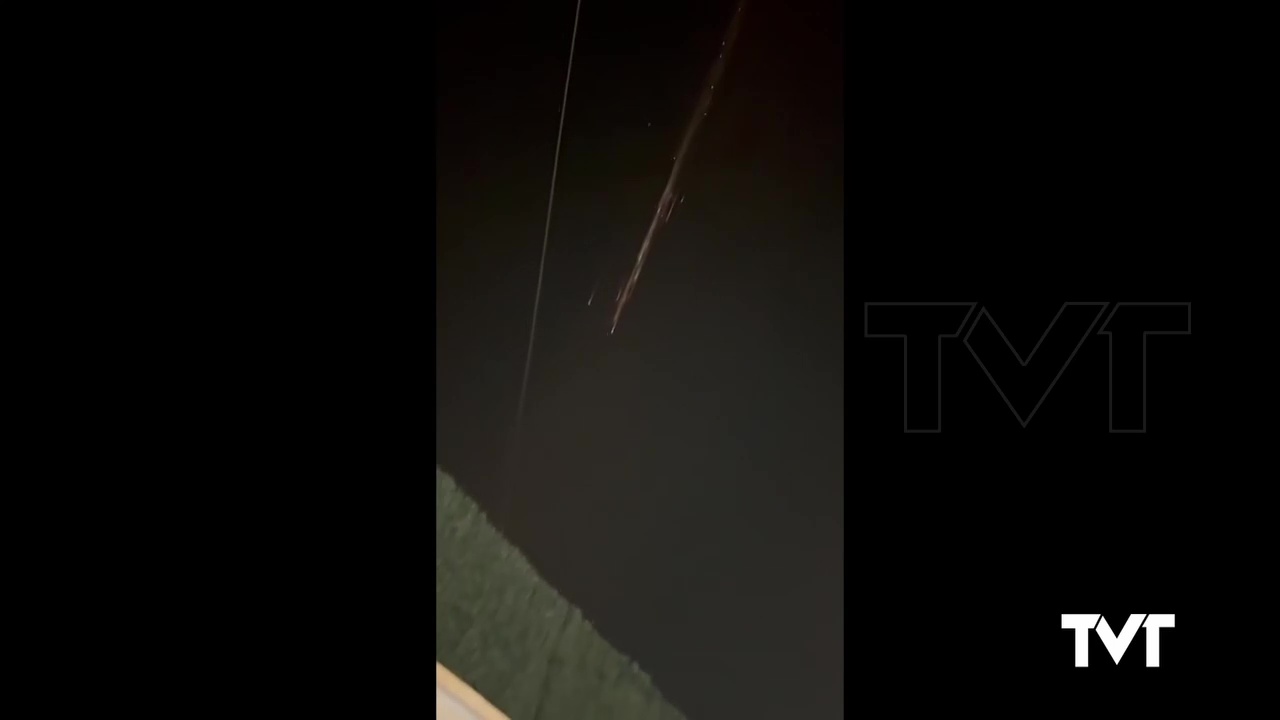 Imagen de Basura espacial de un cohete chino deja una brillante estela de luz en el cielo de Torrevieja