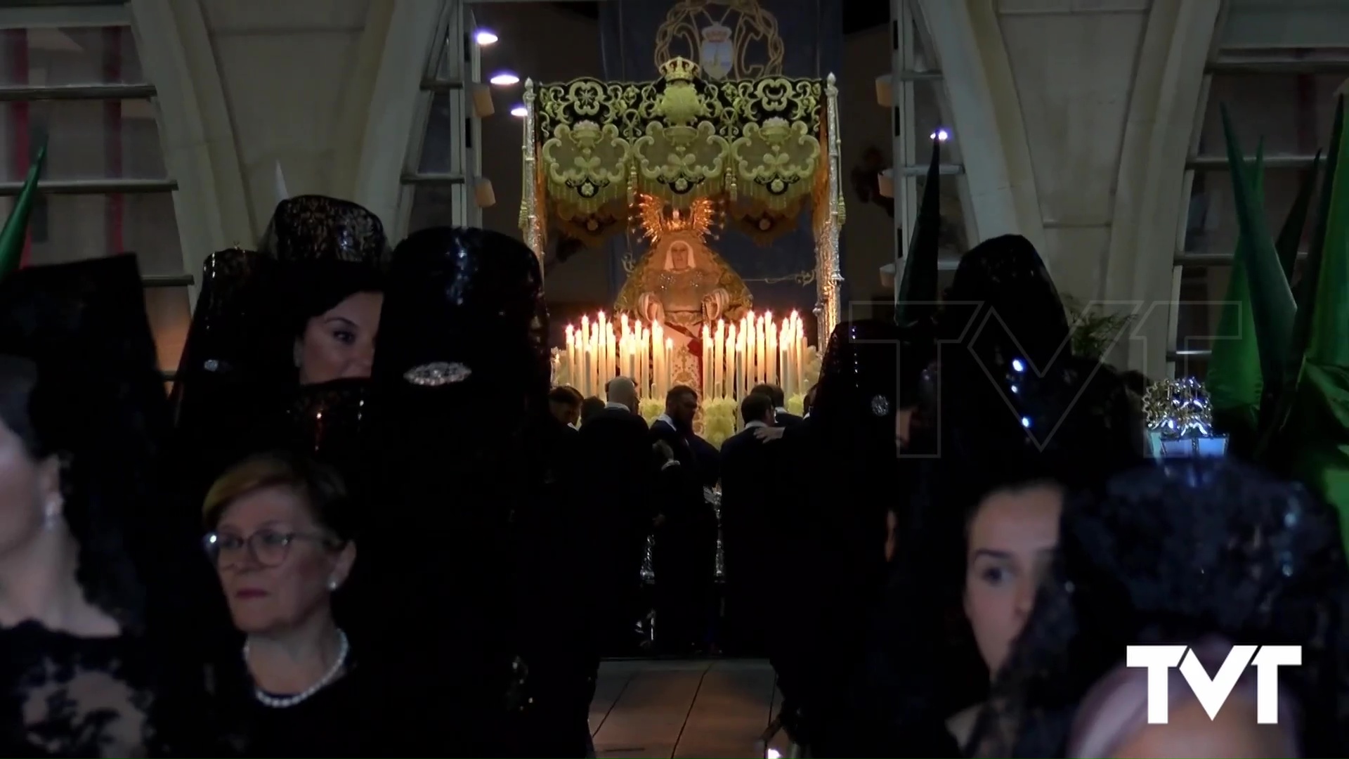 Imagen de La Cofradía de la Esperanza distribuye velas de cera verdes para la procesión del 13 de septiembre
