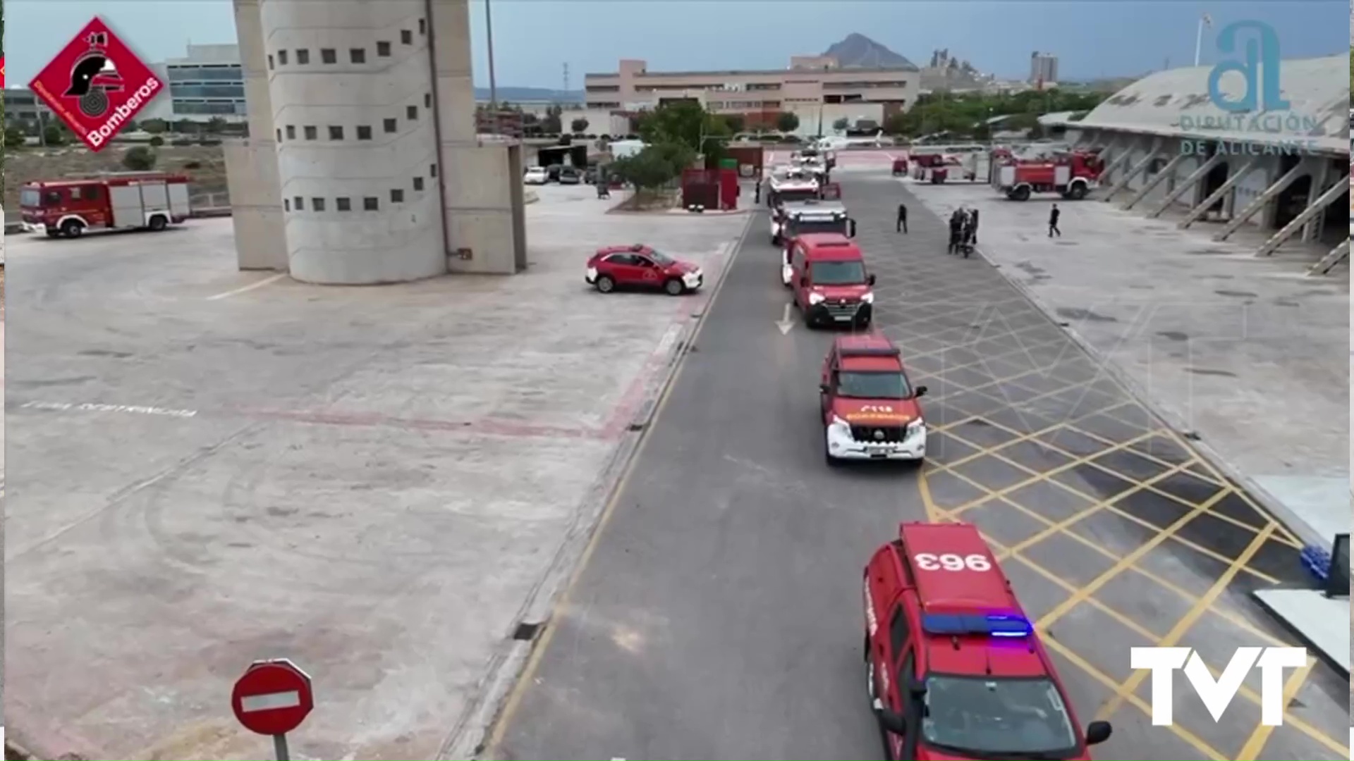 Imagen de Los 21 efectivos del Consorcio Provincial de bomberos trabajan sin descanso en su segunda jornada en la región de Castilla y León
