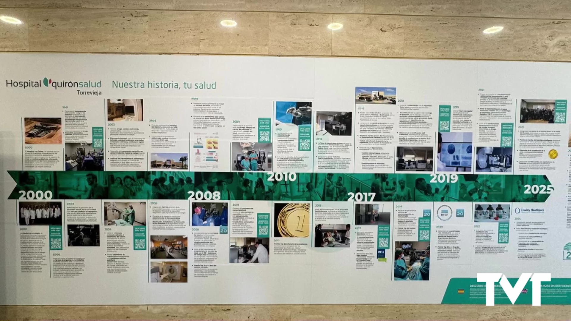 Imagen de Hospital Quirónsalud Torrevieja un mural conmemorativo por su 25 aniversario