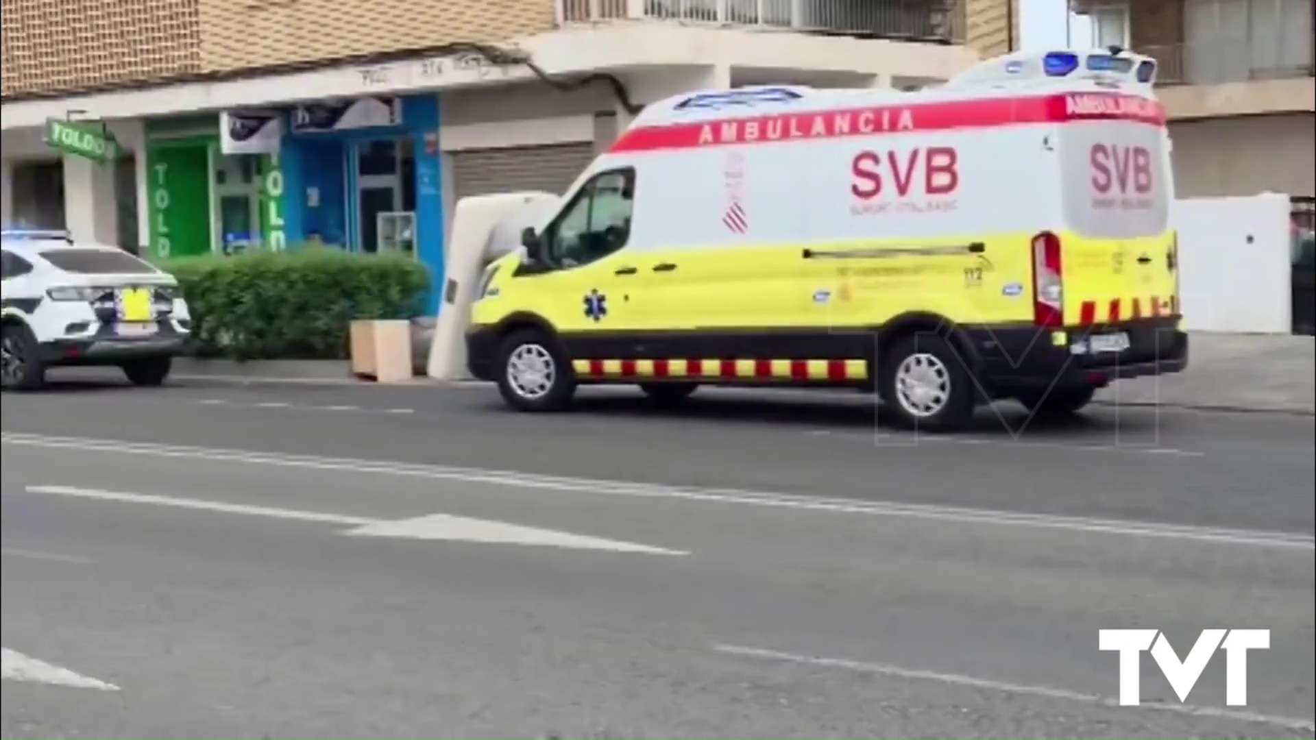 Imagen de La coordinación entre sanitarios y fuerzas de seguridad evita una tragedia en la piscina de un edificio de Torrevieja 