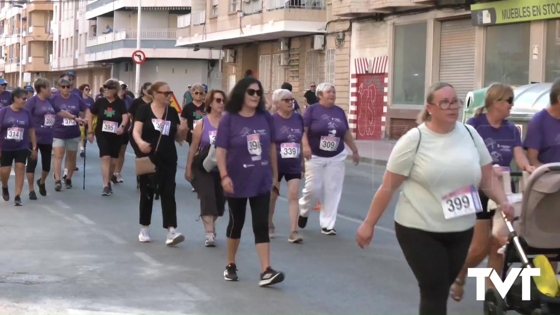 Imagen de Más de 350 personas participan en la X Carrera-Marcha Solidaria de AFA