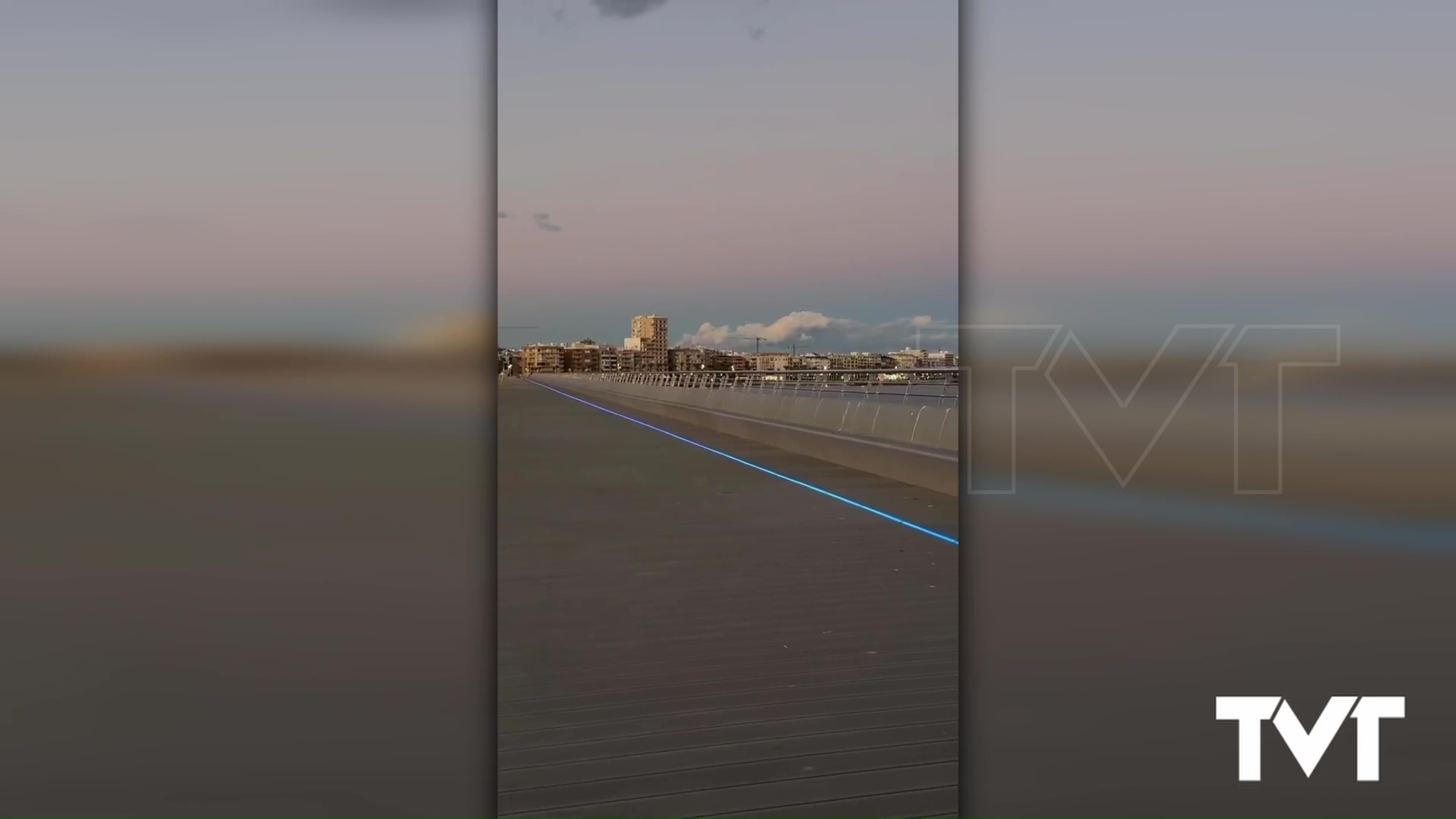 Imagen de Avanzan los trabajos del nuevo sistema lumínico del Dique de Levante 