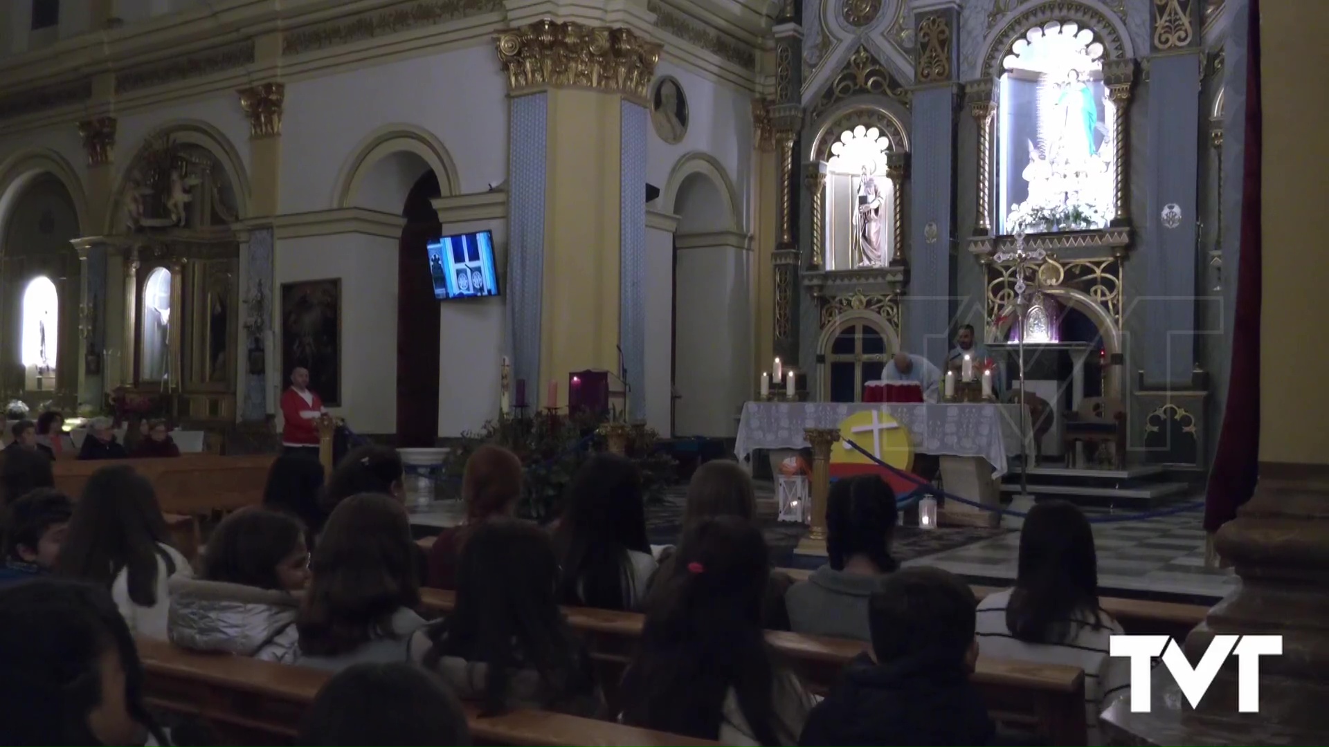 Imagen de La vigilia de oración reúne a decenas de jóvenes en torno a la Purísima