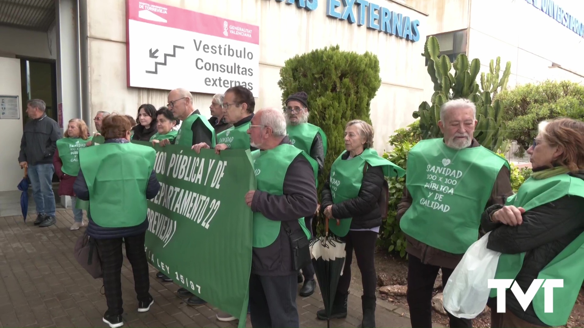 Imagen de  La plataforma por la sanidad 100x100 pública asegura que «el detrimento del área de salud de Torrevieja obedece a un plan para beneficiar a la sanidad privada»