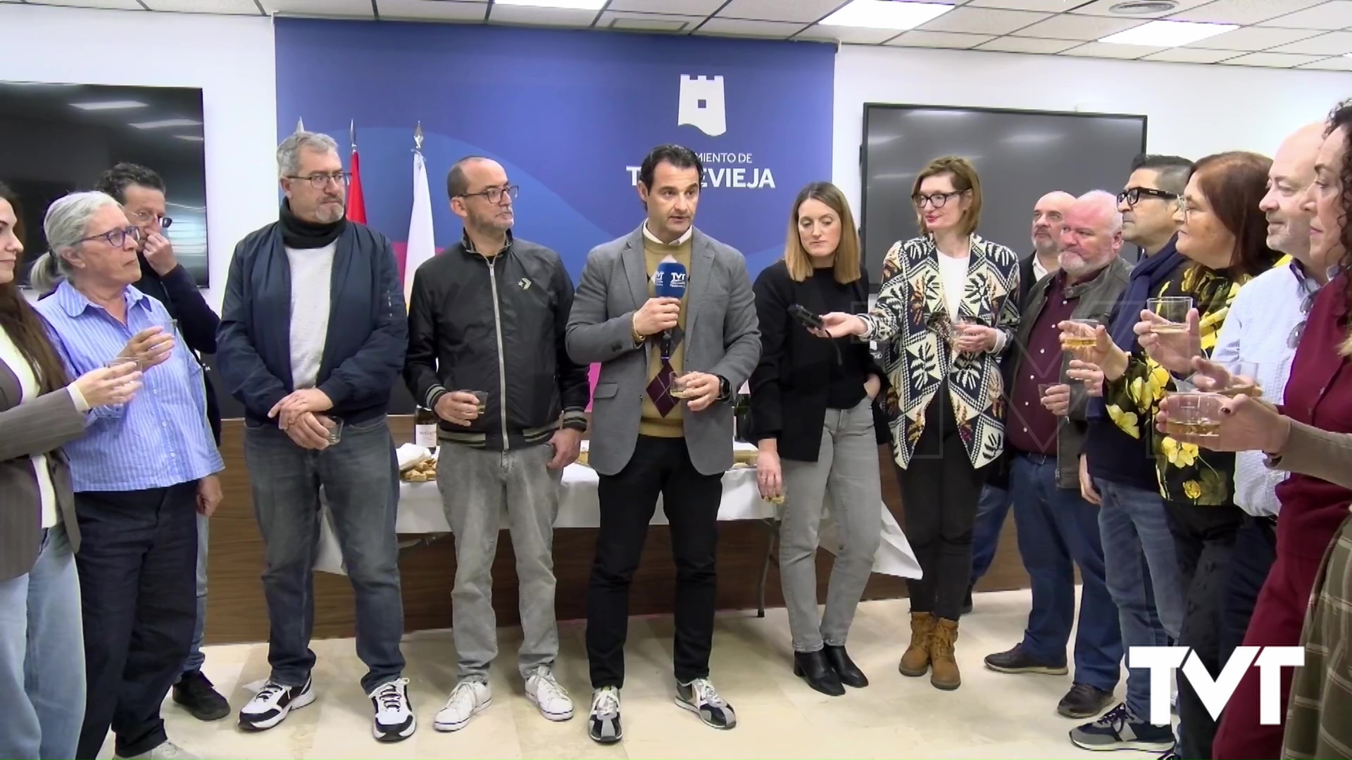 Imagen de Un clásico de la Navidad: brindis repleto de buenos deseos entre políticos y medios de comunicación 