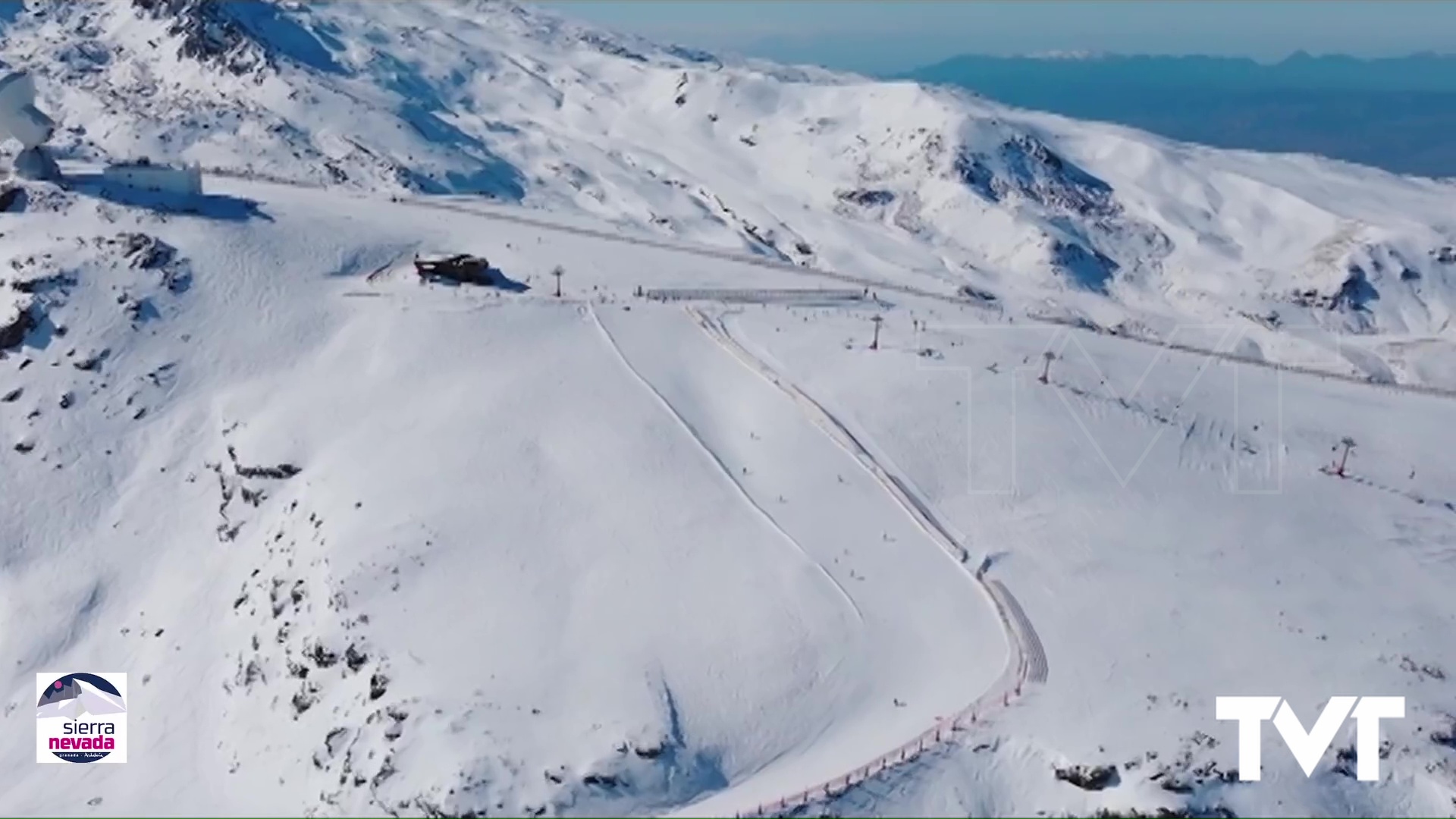 Imagen de Juventud organiza un viaje a Sierra Nevada para practicar esquí o snowboard