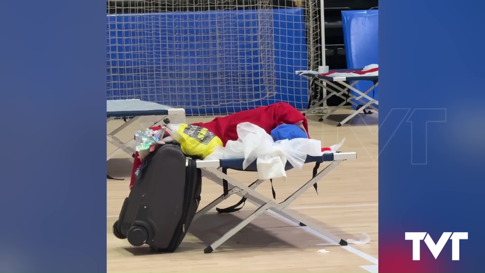 Imagen de El temporal de frío convierte el Palacio de los Deportes en un albergue provisional para personas sin hogar