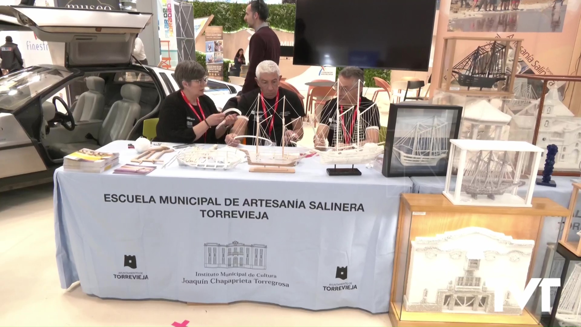 Imagen de La Escuela municipal de artesanía salinera de Torrevieja muestra en FITUR una de las tradiciones más singulares de la ciudad