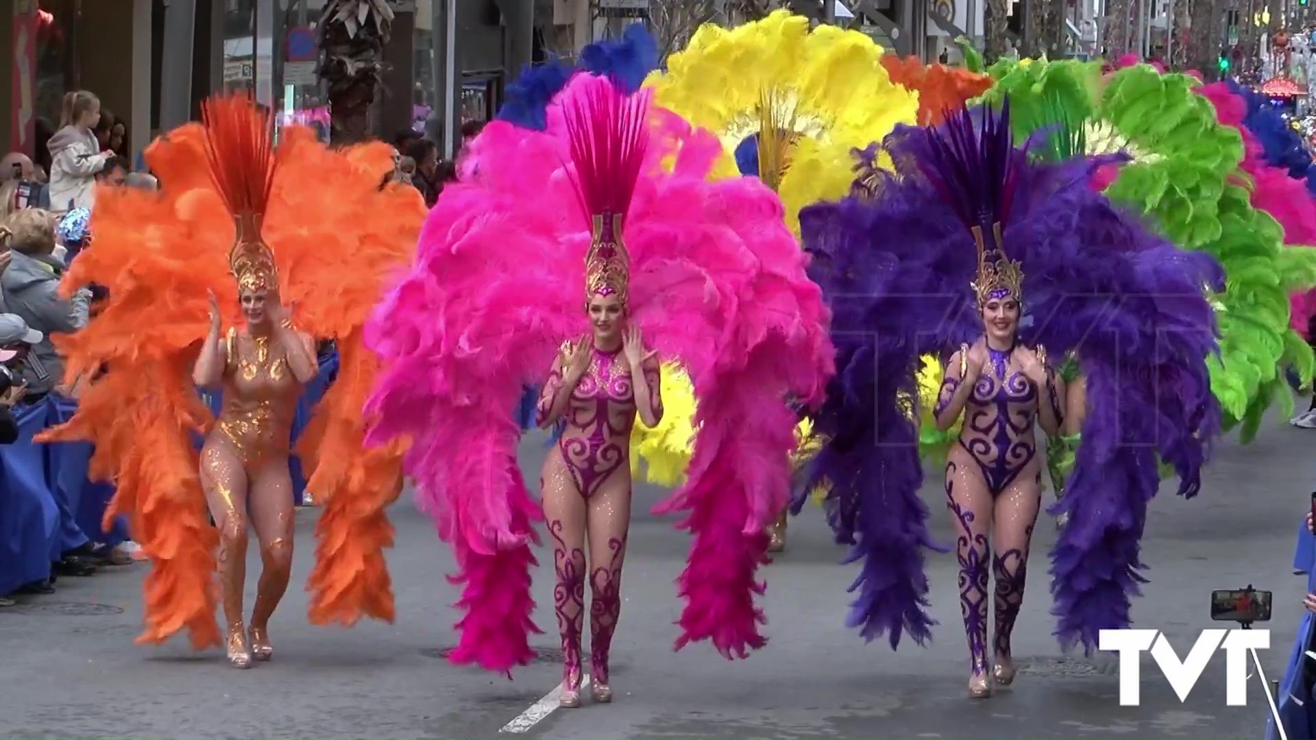Imagen de El Carnaval tomará las calles el domingo 8 de febrero con su esperado Desfile-Concurso: toda una explosión de brillo, luz y color