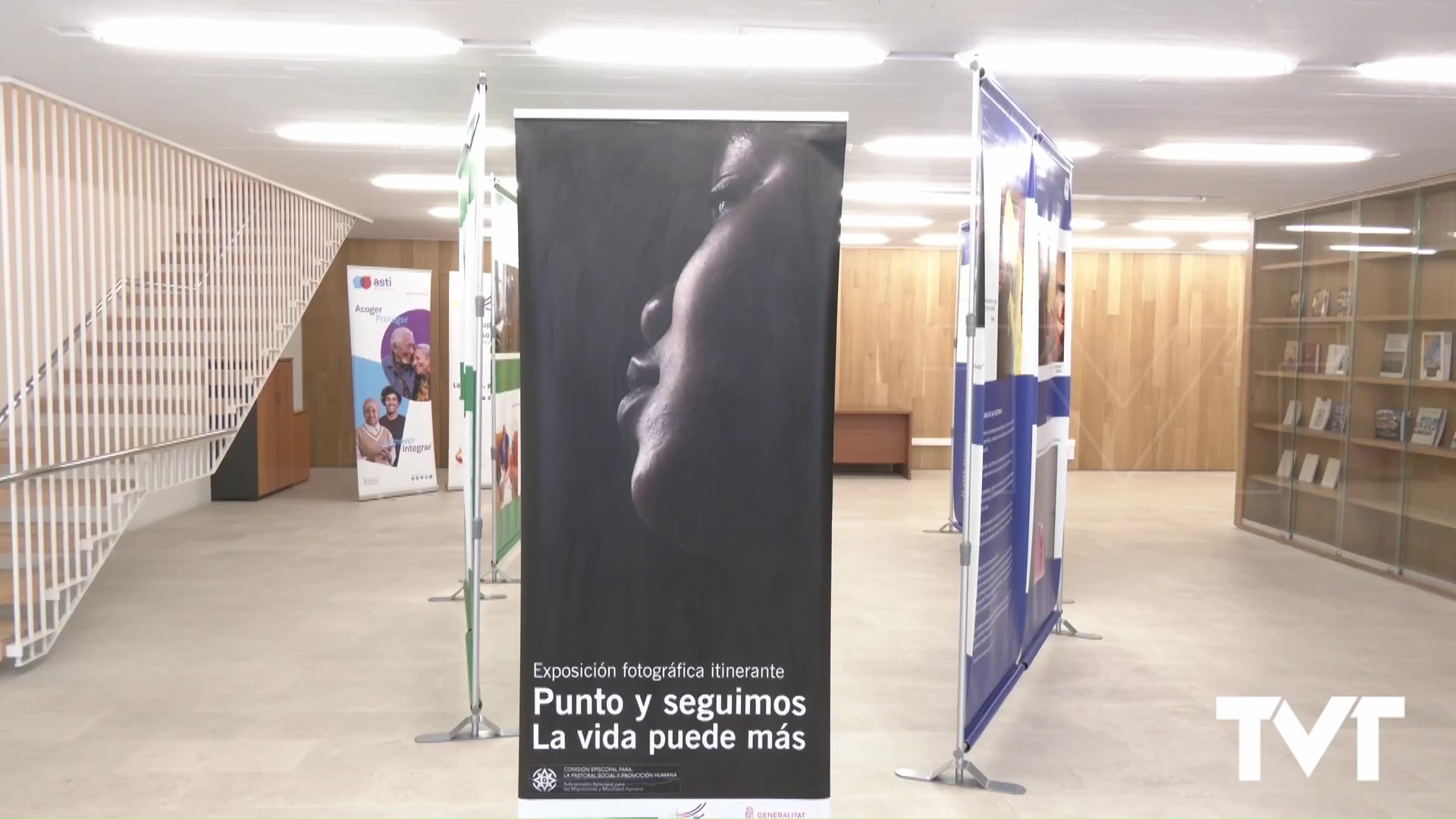 Imagen de Inaugurada en Torrevieja la exposición «Punto y Seguido. La vida puede más» 