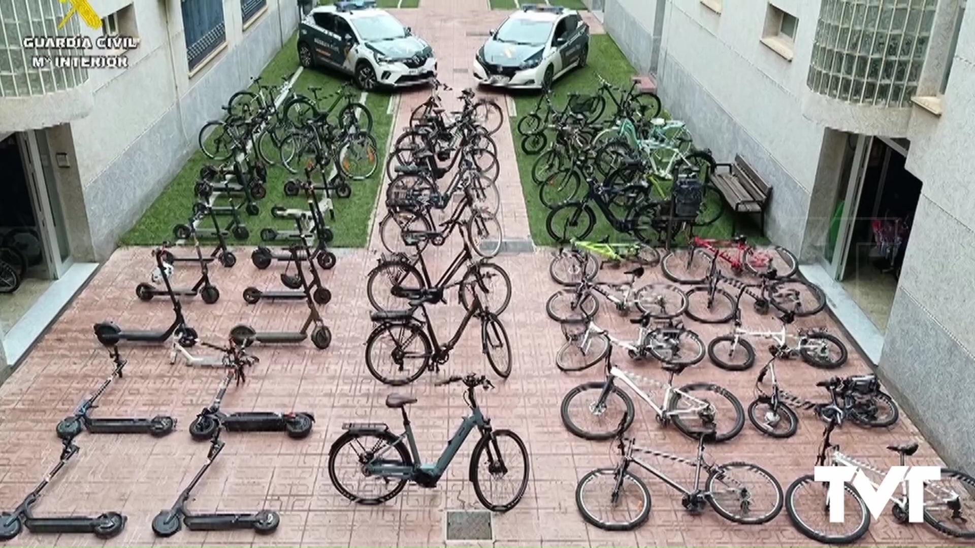 Imagen de Detenida una persona en Torrevieja acusada del presunto robo de 35 bicicletas y 18 patinetes eléctricos