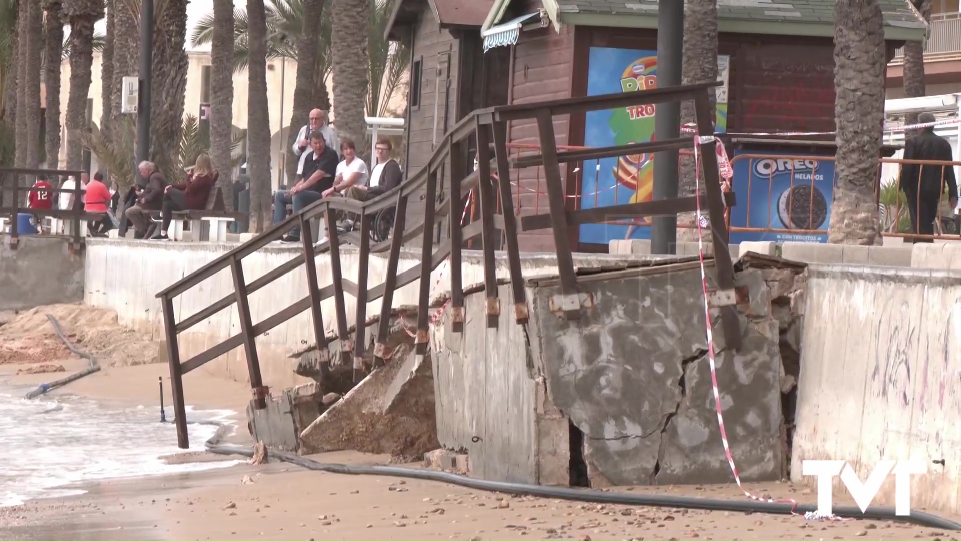 Imagen de Los temporales provocan una importante regresión del arenal en la Playa del Cura e inutiliza una de las rampas de acceso