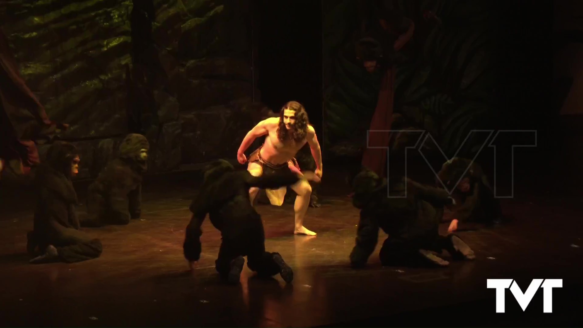 Imagen de El teatro municipal se convirtió en una selva para recibir a «Tarzán» 