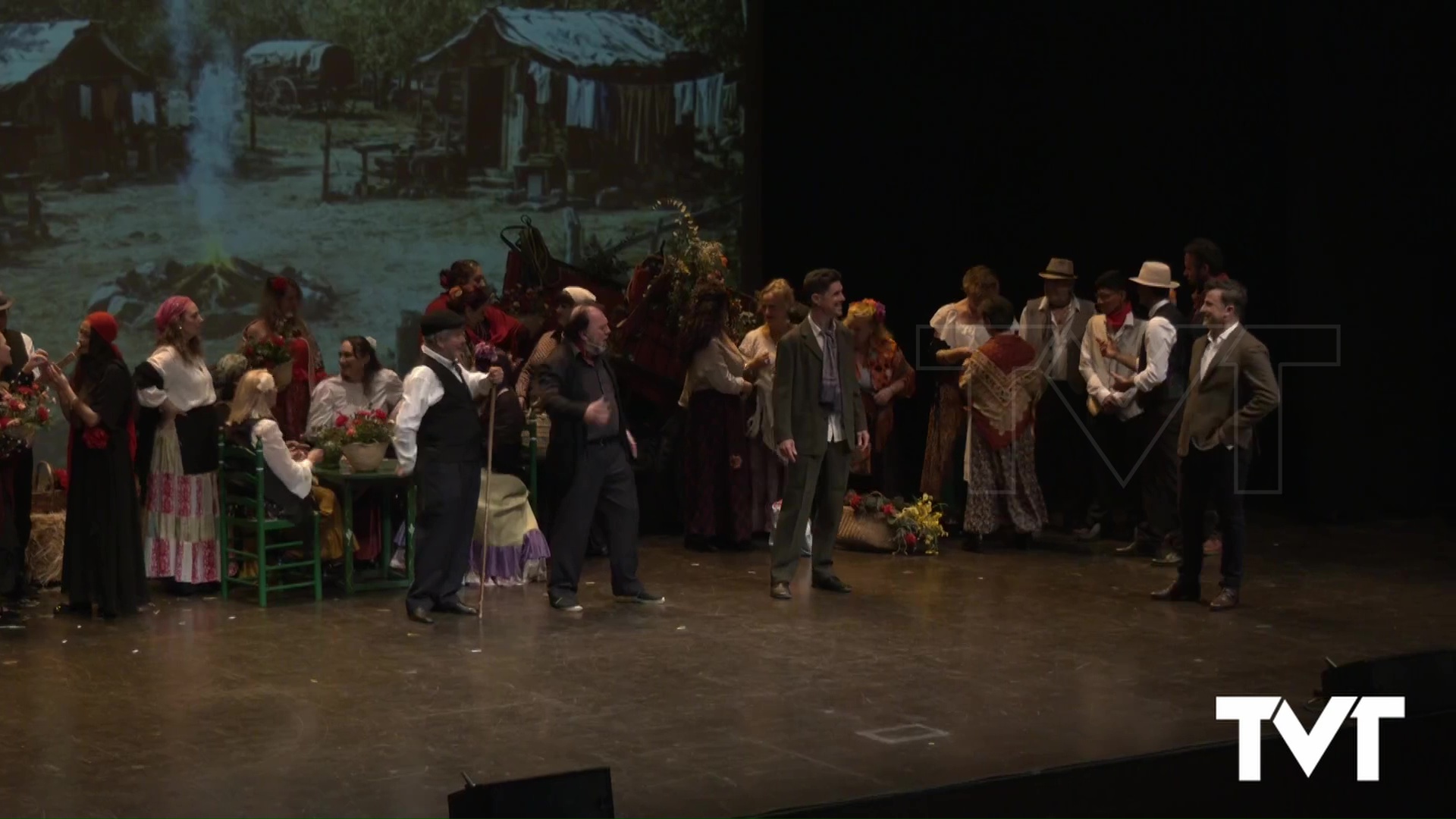 Imagen de Una representación única y extraordinaria. «Gitanos» encandiló al público de Torrevieja