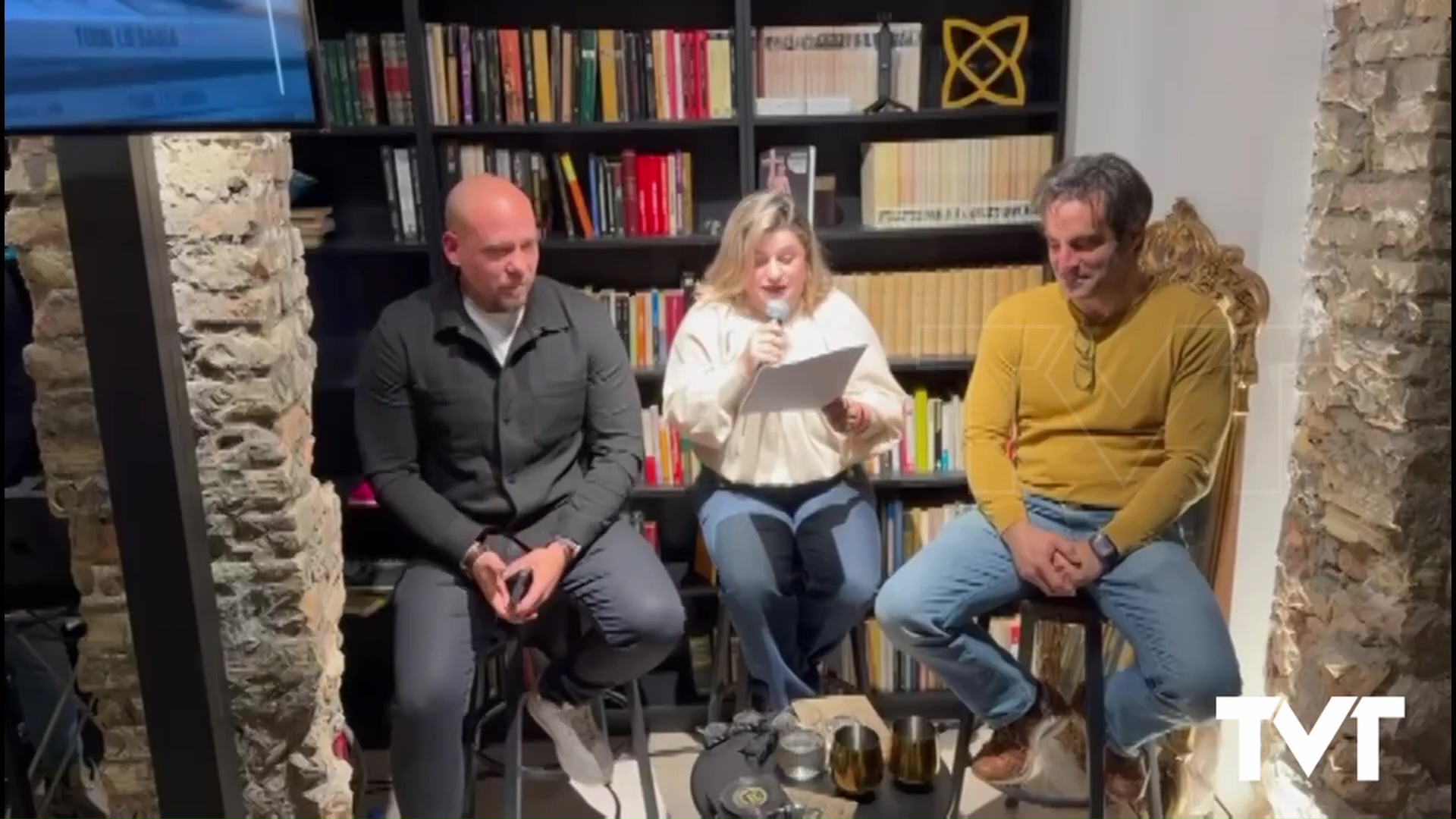 Imagen de Gran acogida en Torrevieja en la presentación del libro Todo lo sabía de David de Loro 