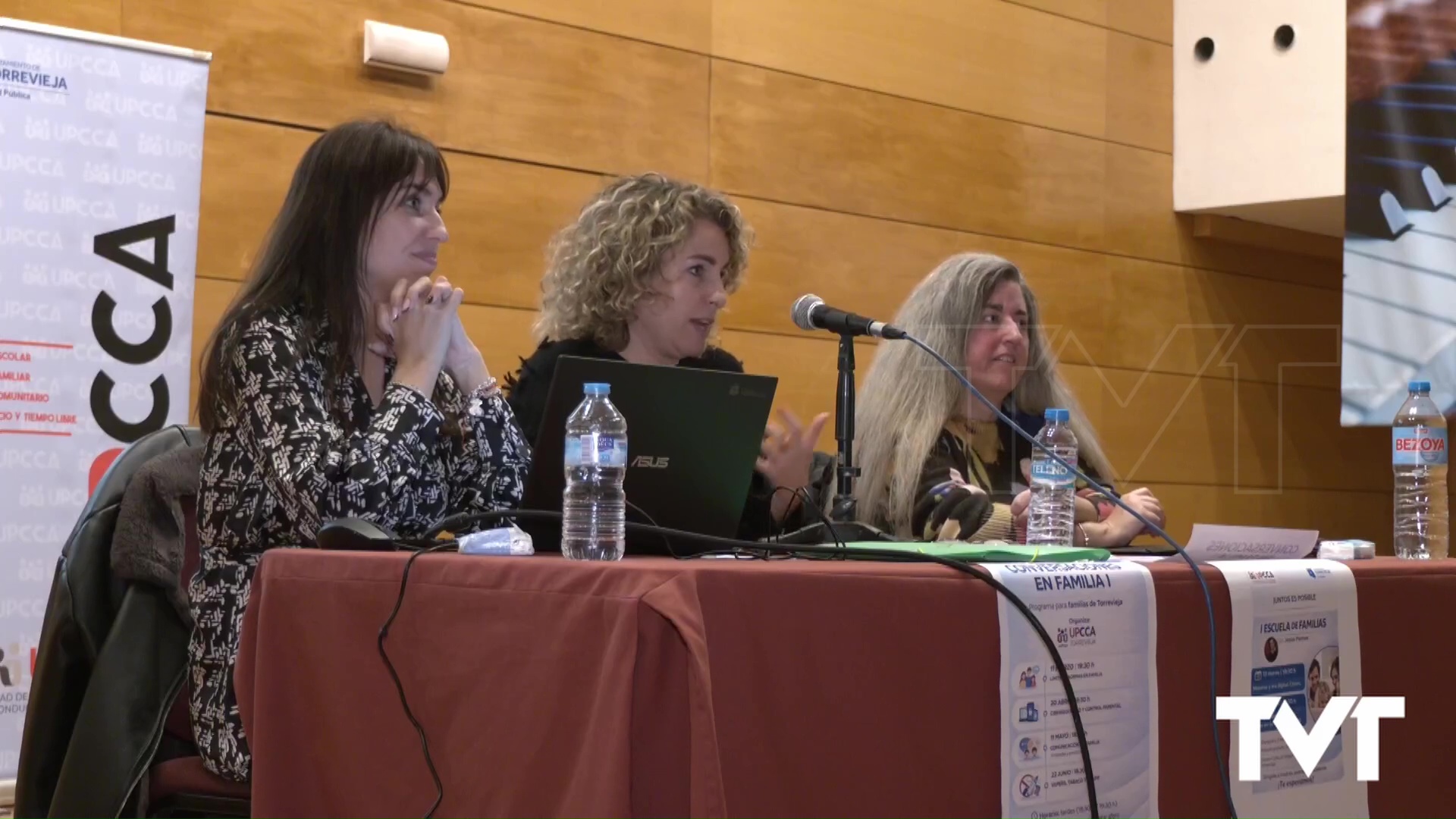 Imagen de Se estrena en Torrevieja «Conversaciones en familia»