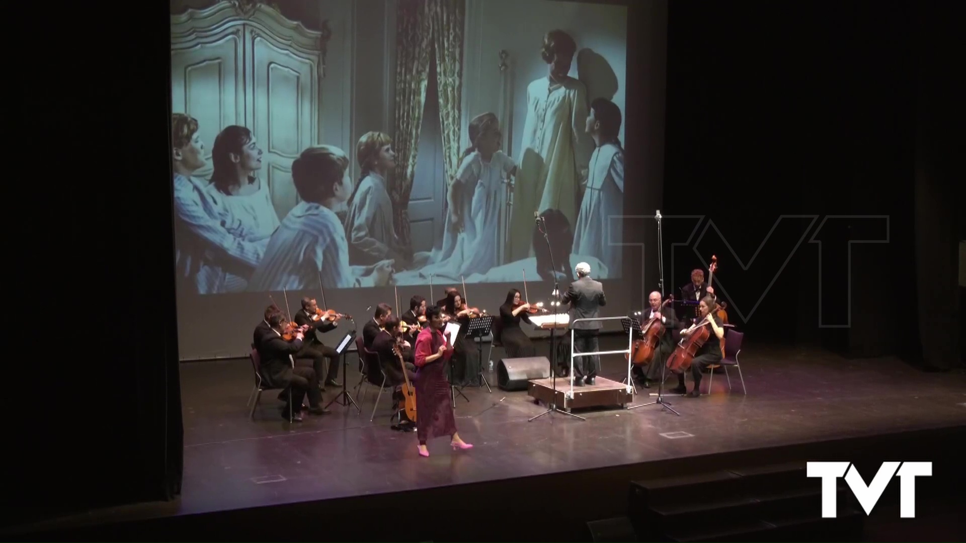 Imagen de La Casanovas Orquesta y María Sabater nos sorprenden con un maravilloso viaje musical por Sonrisas y Lágrimas