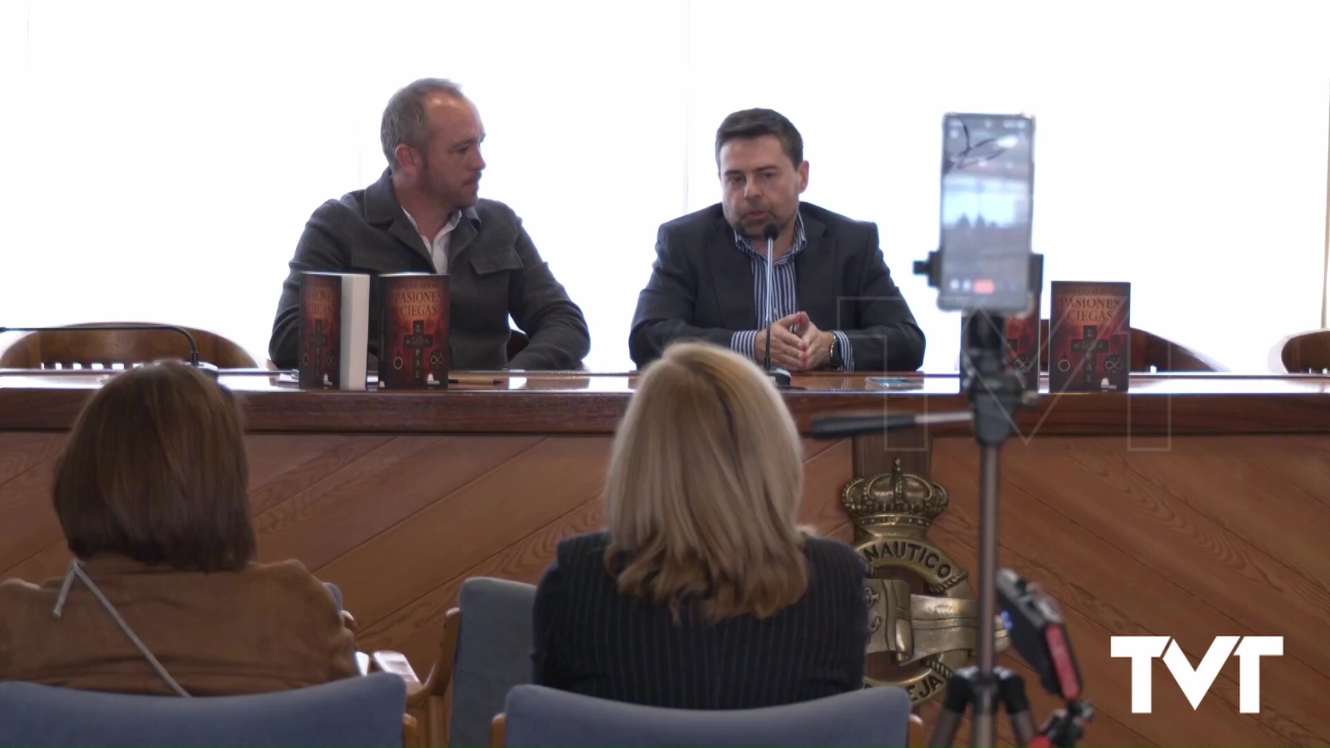 Imagen de La novela «Pasiones ciegas» es presentada en Torrevieja