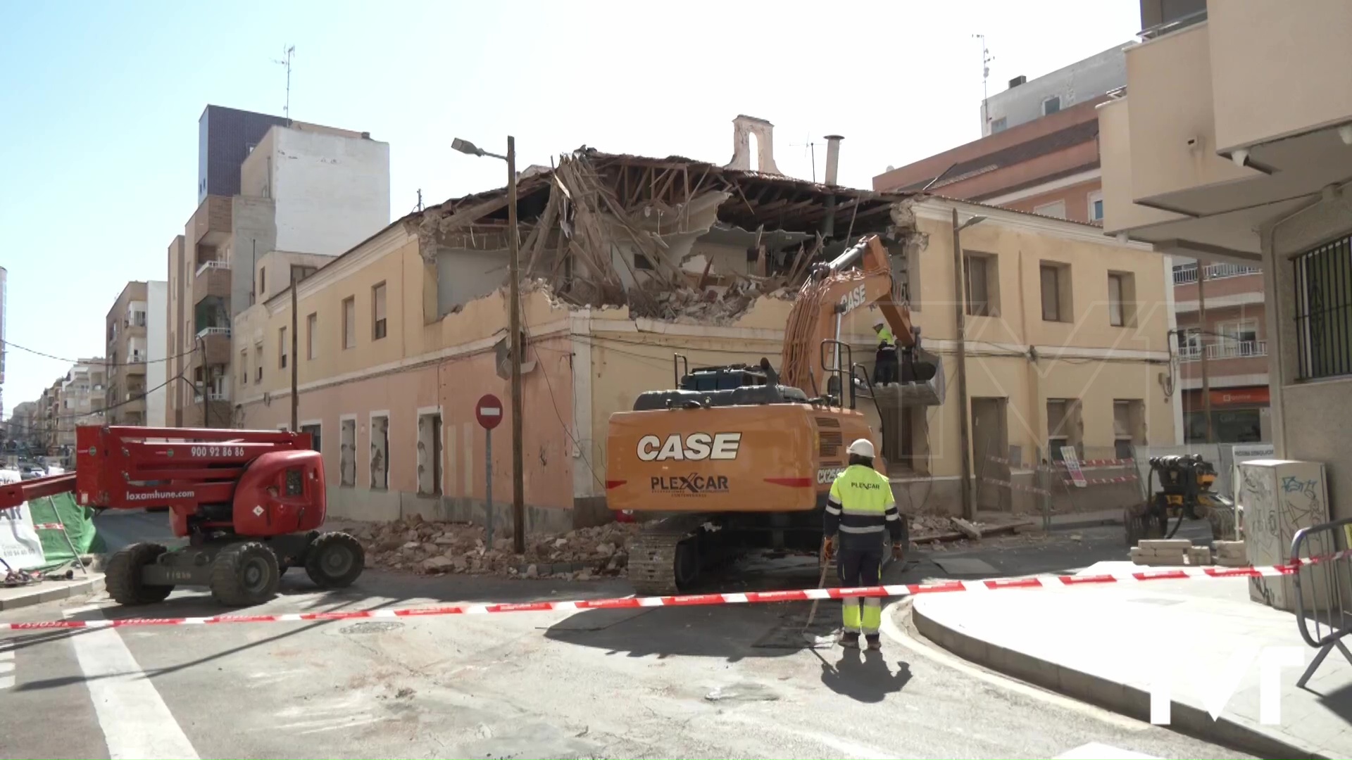 Imagen de Comienza la demolición del antiguo parvulario de la Purísima 