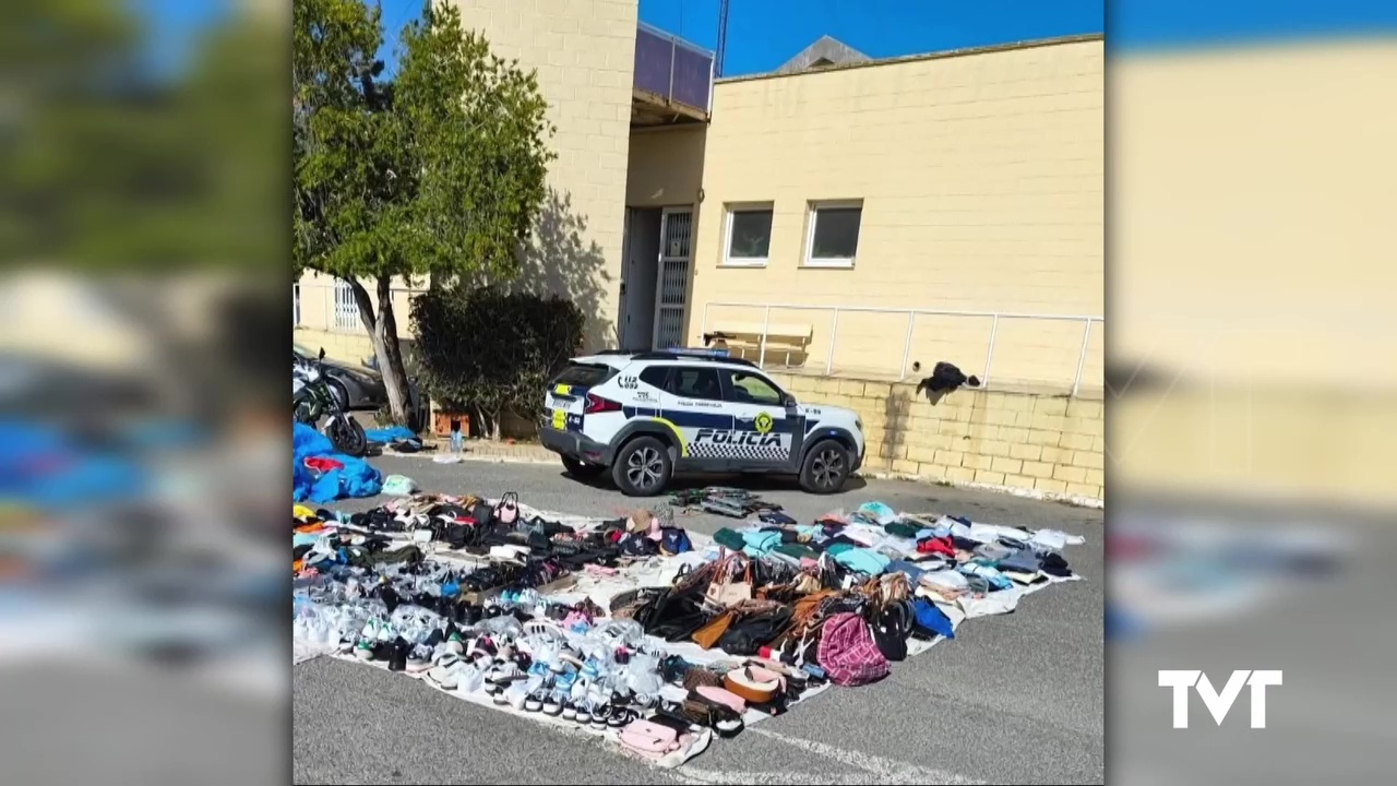 Imagen de Nuevo golpe al top manta en Torrevieja