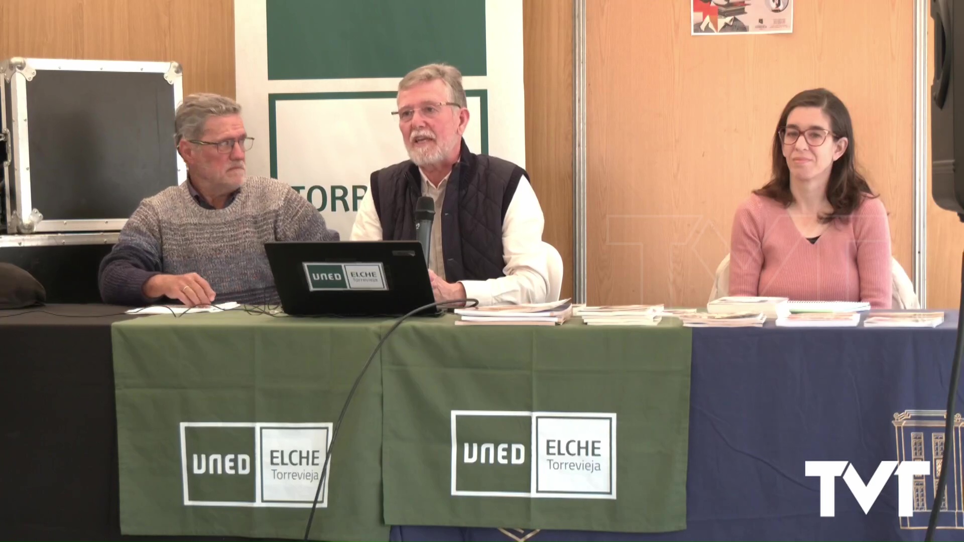 Imagen de Proyectos literarios del Aula UNED Torrevieja en coloquio polifónico