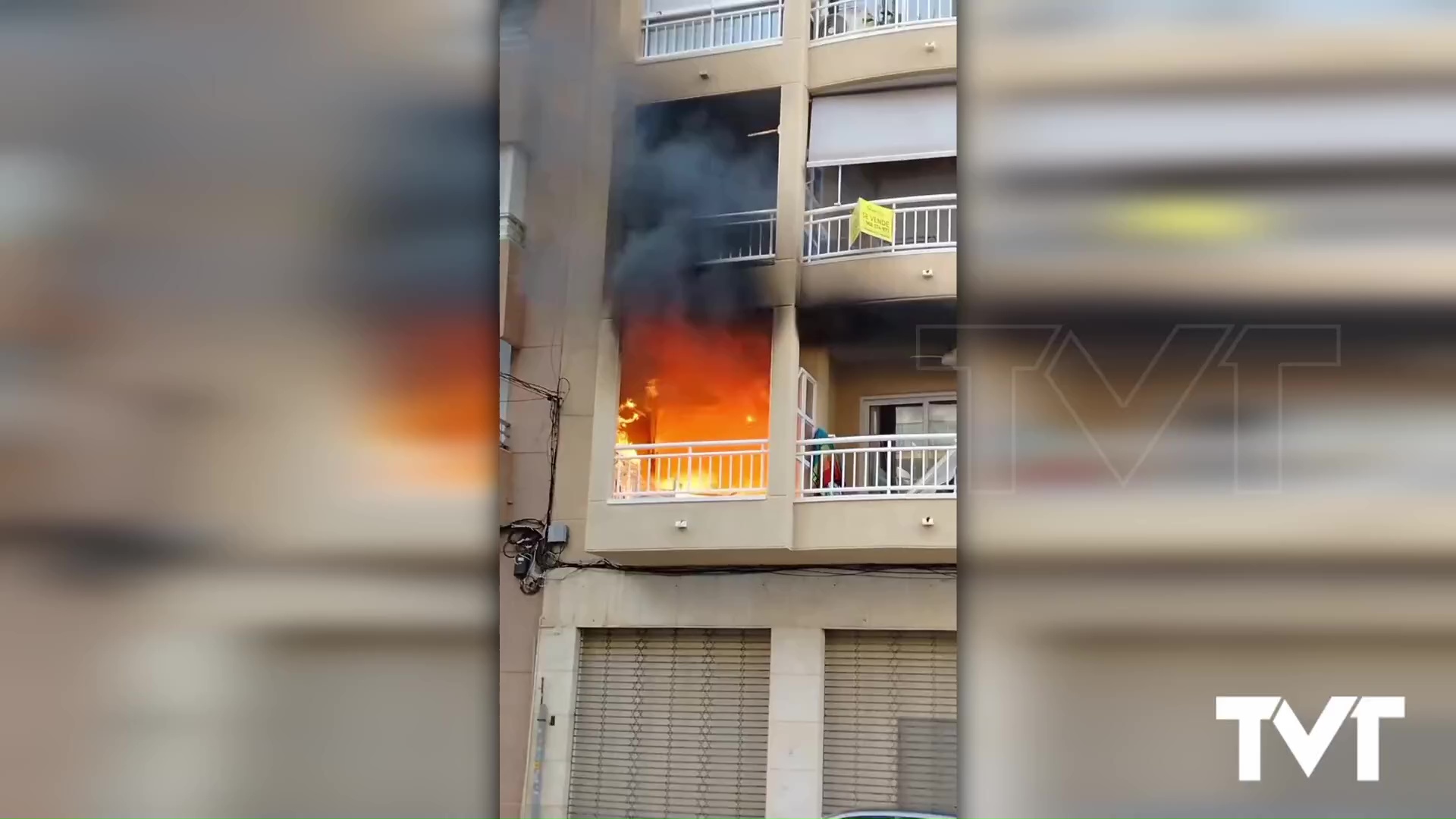 Imagen de Nuevo incendio en una vivienda de un edificio de cinco plantas en Avenida de la Purísima