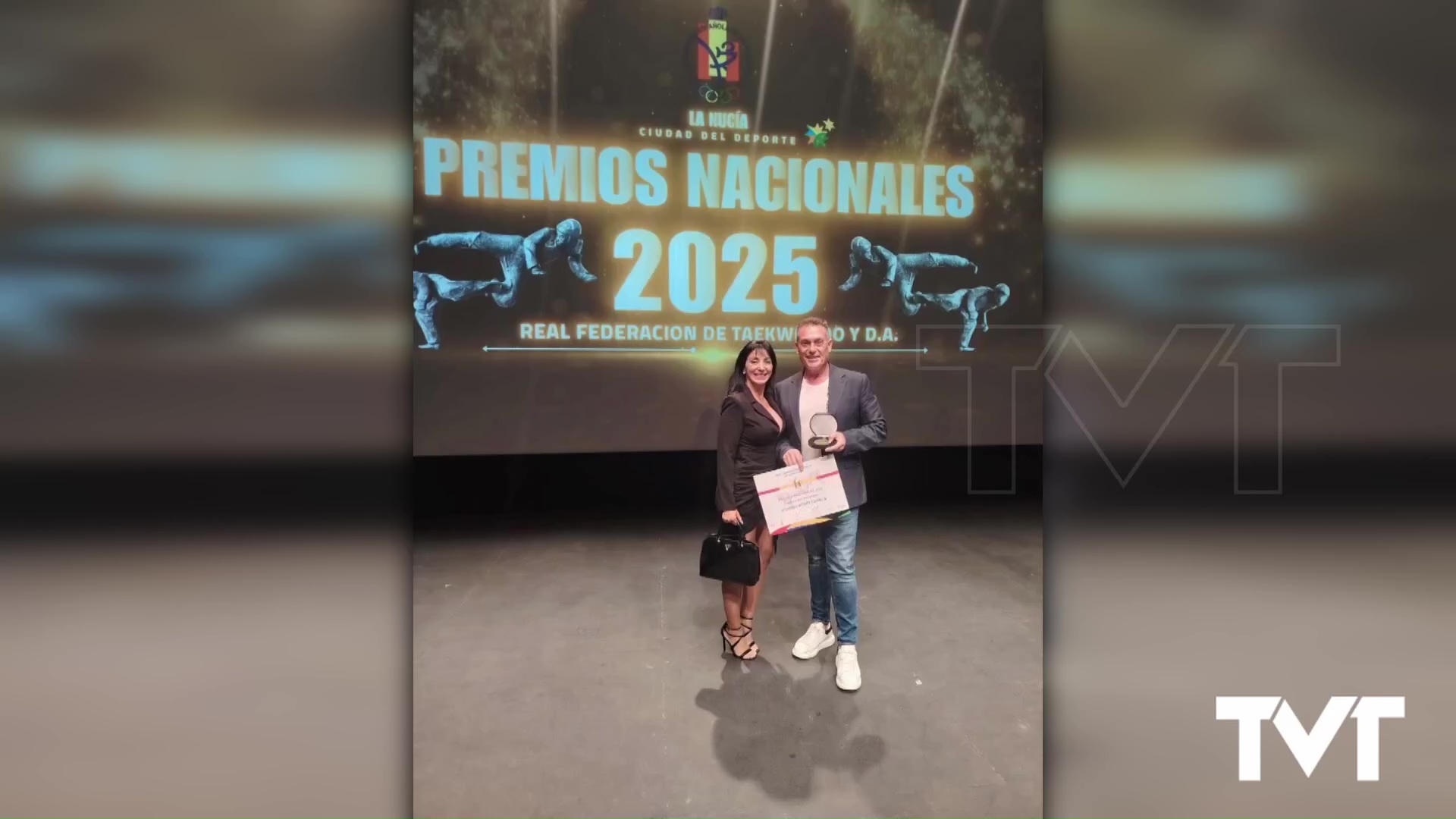 Imagen de Domingo Pérez recibe la medalla de oro al mérito deportivo de la RFE de Taekwondo