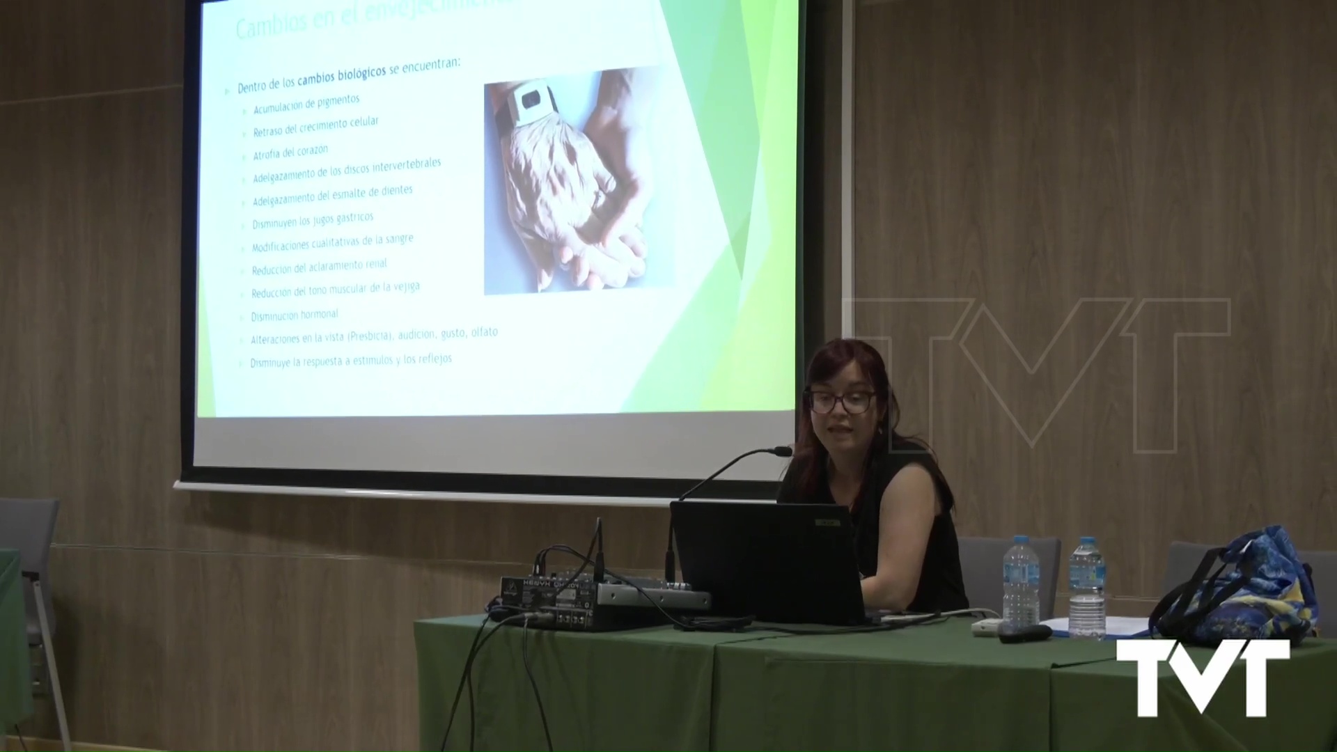 Imagen de El alumnado senior conoce los pormenores de las células, la genética y el envejecimiento saludable 