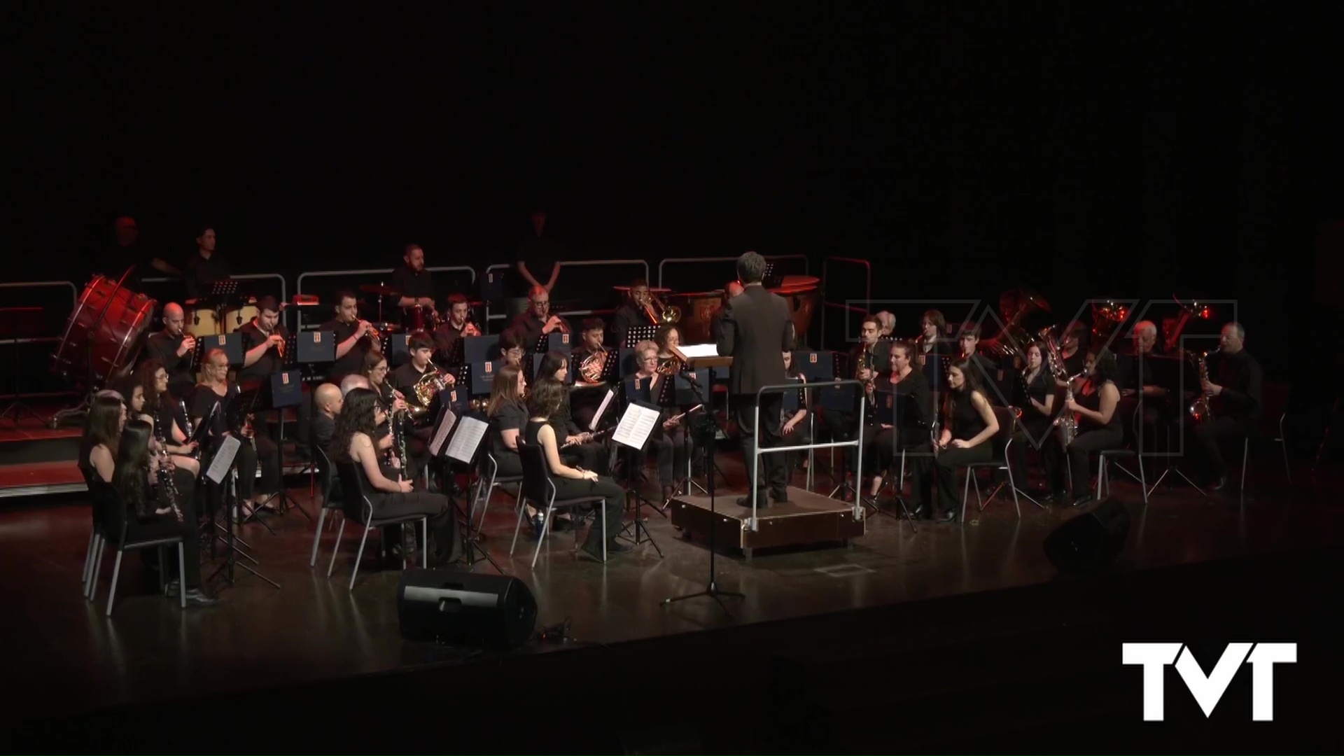 Imagen de Torrevieja vivió un gran «Guateque» con la música de Los Salerosos y la voz de Andrea Casanova