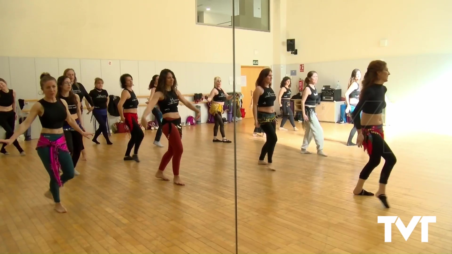Imagen de Ana Siscar y Fernando Depiaggi ofrecen una masterclass de danza oriental en Torrevieja