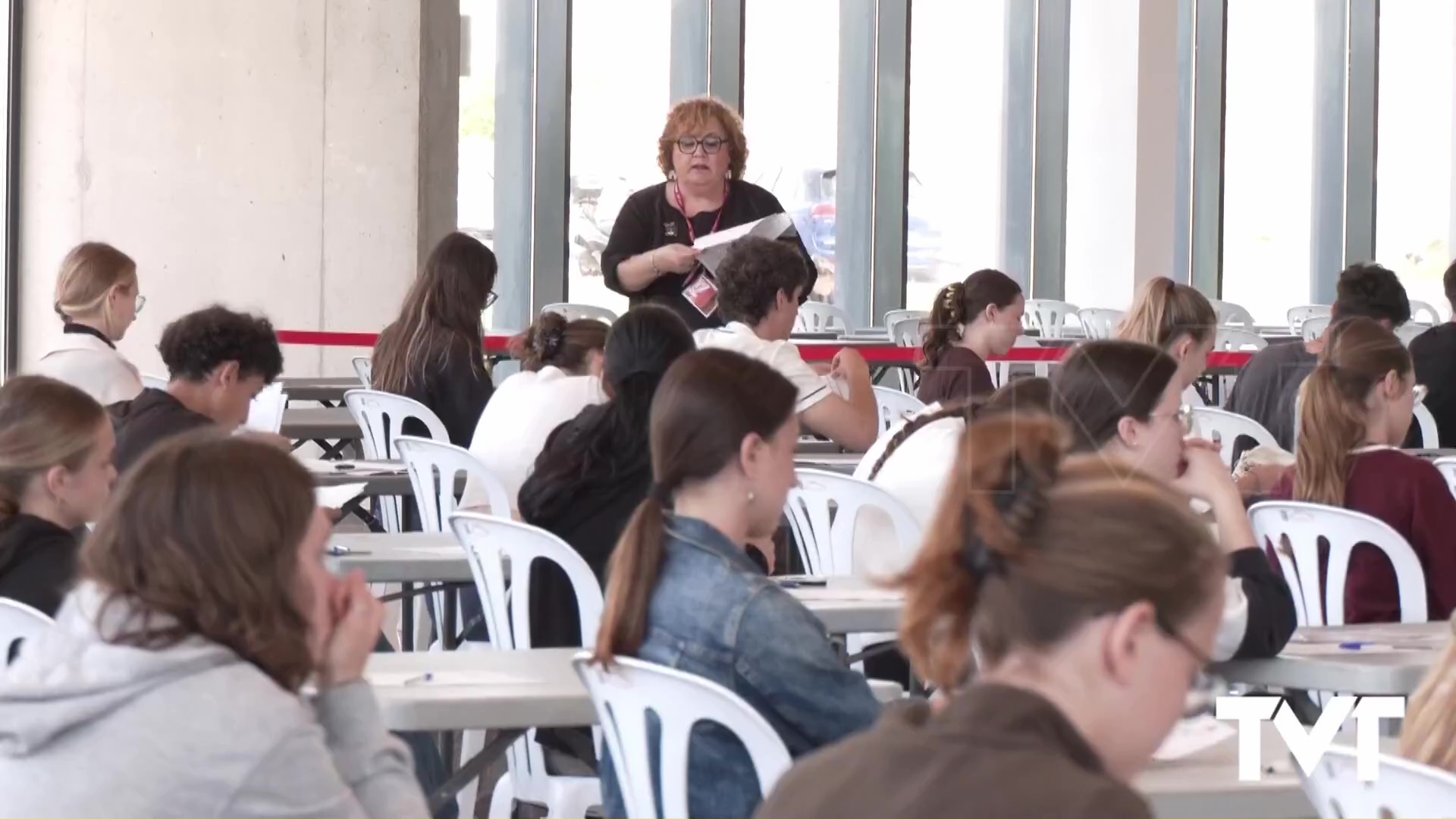 Imagen de La falta de docentes en la EBAU como consecuencia de la huelga podría suplirse con profesores universitarios