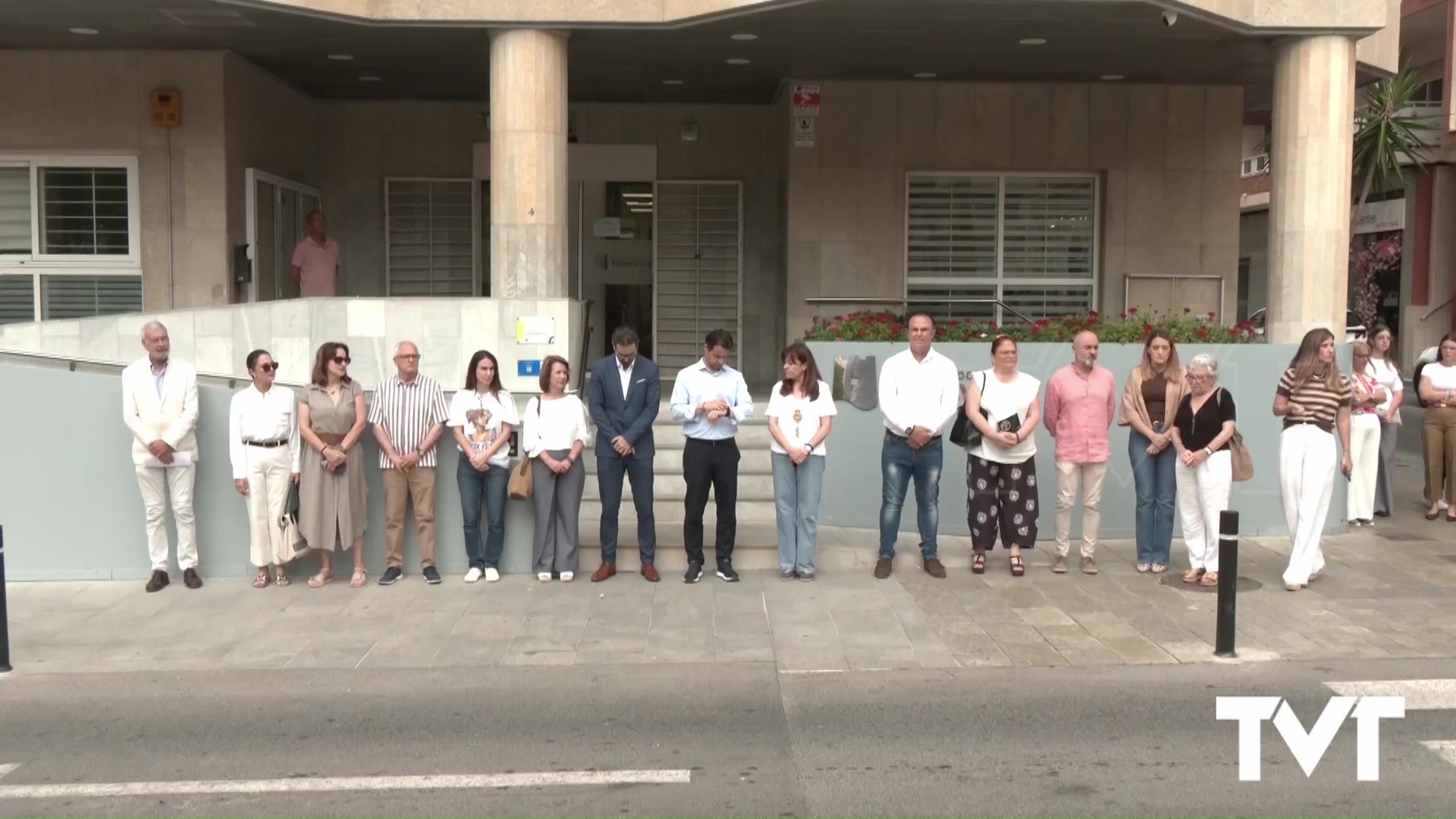 Imagen de Un minuto de silencio en Torrevieja para condenar el asesinato de una mujer a manos de su pareja en Callosa de Segura